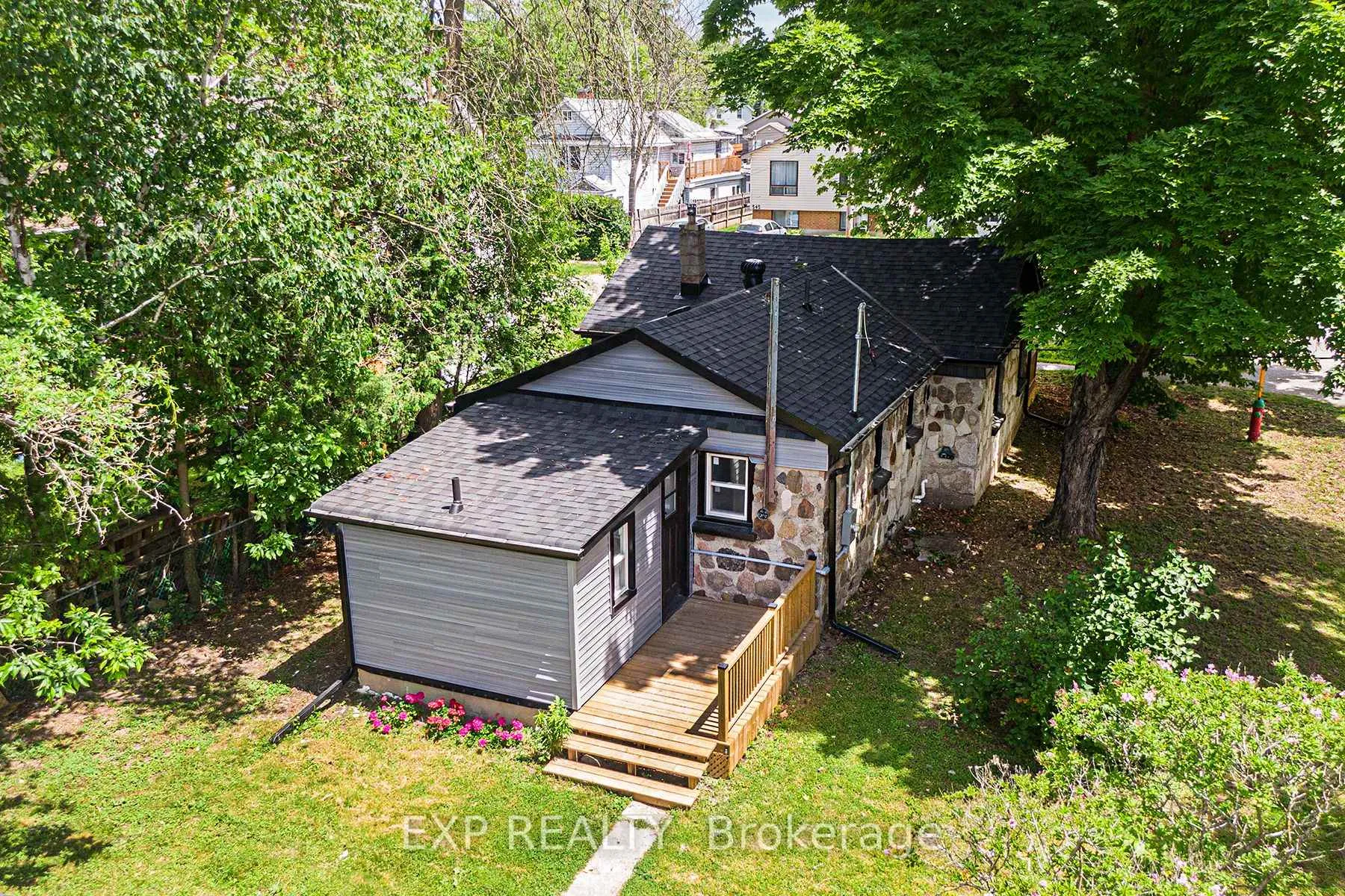 Photo 24 of 245 Front Street S, Orillia — HOMEH