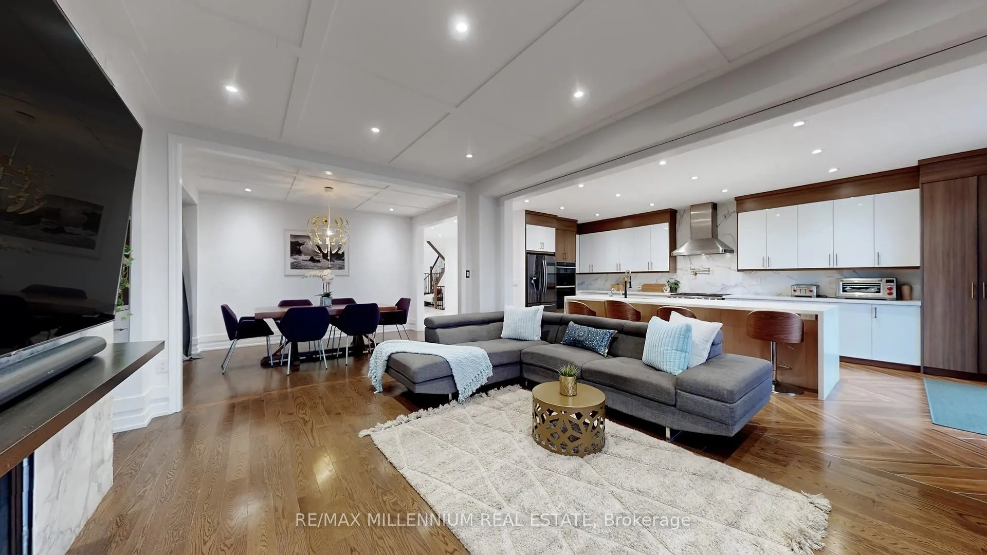 Photo 4 of 125 Cranbrook Crescent, Vaughan, Kleinburg — HOMEH
