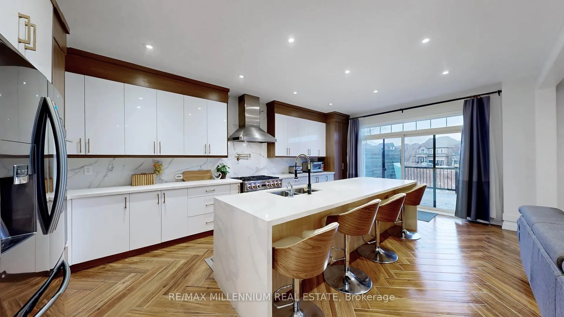 Photo 7 of 125 Cranbrook Crescent, Vaughan, Kleinburg — HOMEH