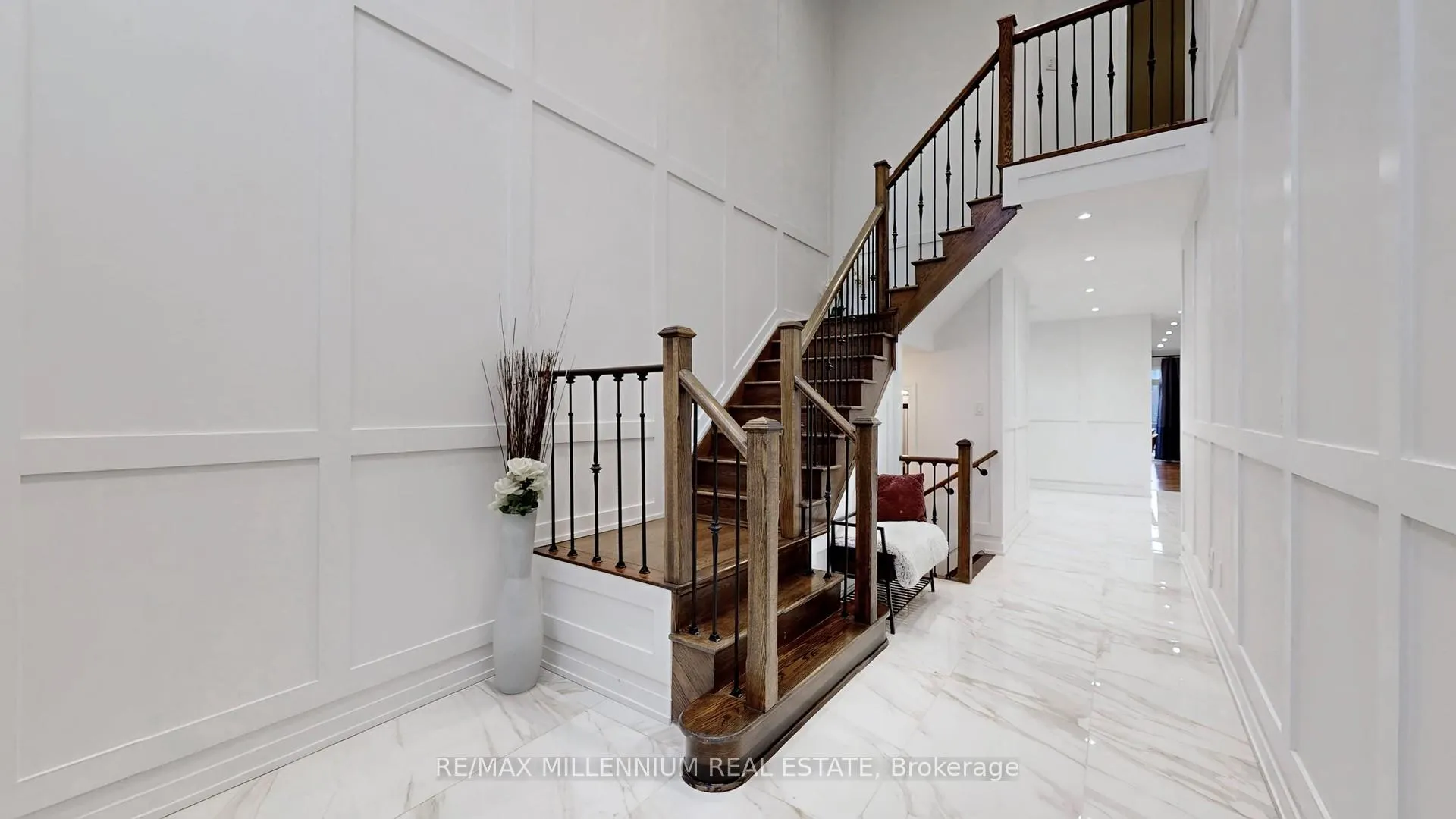 Photo 17 of 125 Cranbrook Crescent, Vaughan, Kleinburg — HOMEH