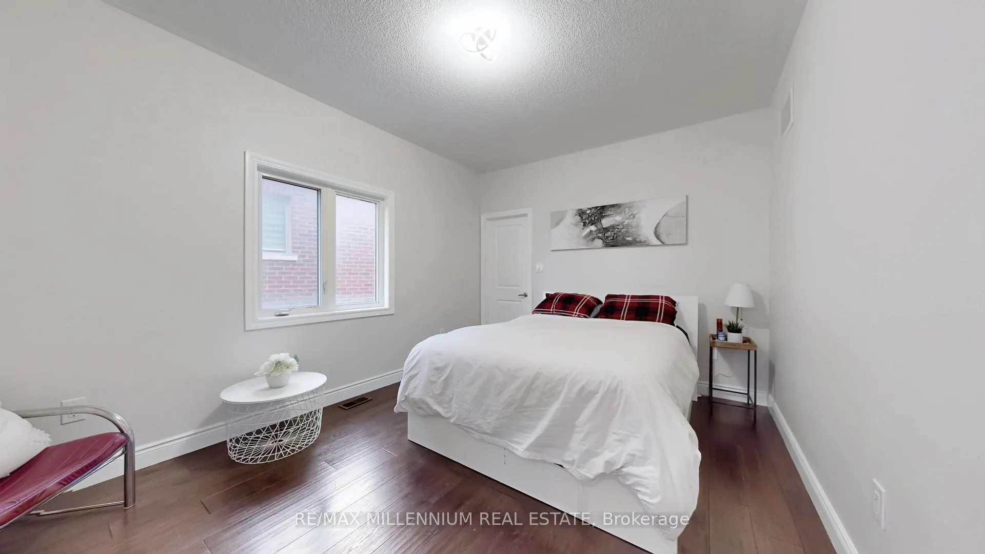 Photo 23 of 125 Cranbrook Crescent, Vaughan, Kleinburg — HOMEH