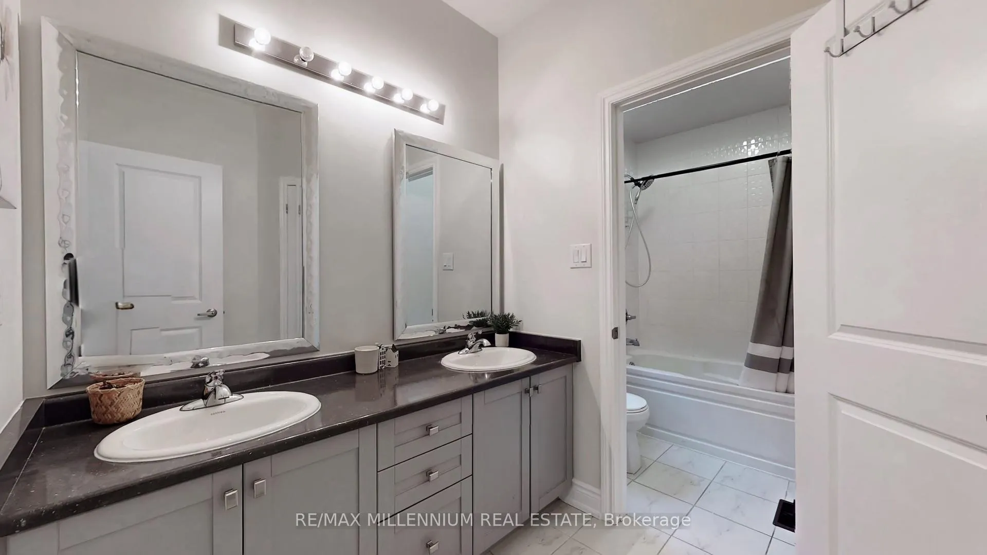 Photo 27 of 125 Cranbrook Crescent, Vaughan, Kleinburg — HOMEH