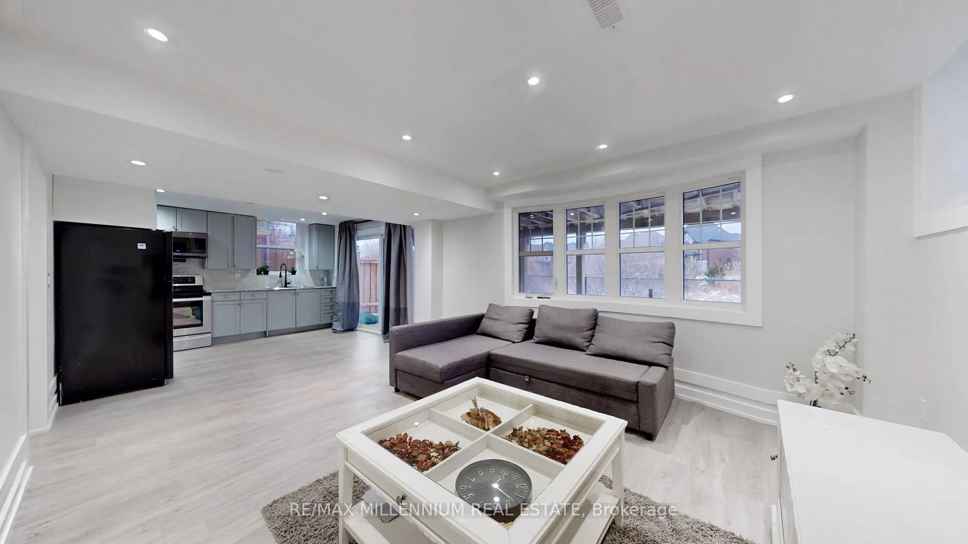 Photo 31 of 125 Cranbrook Crescent, Vaughan, Kleinburg — HOMEH