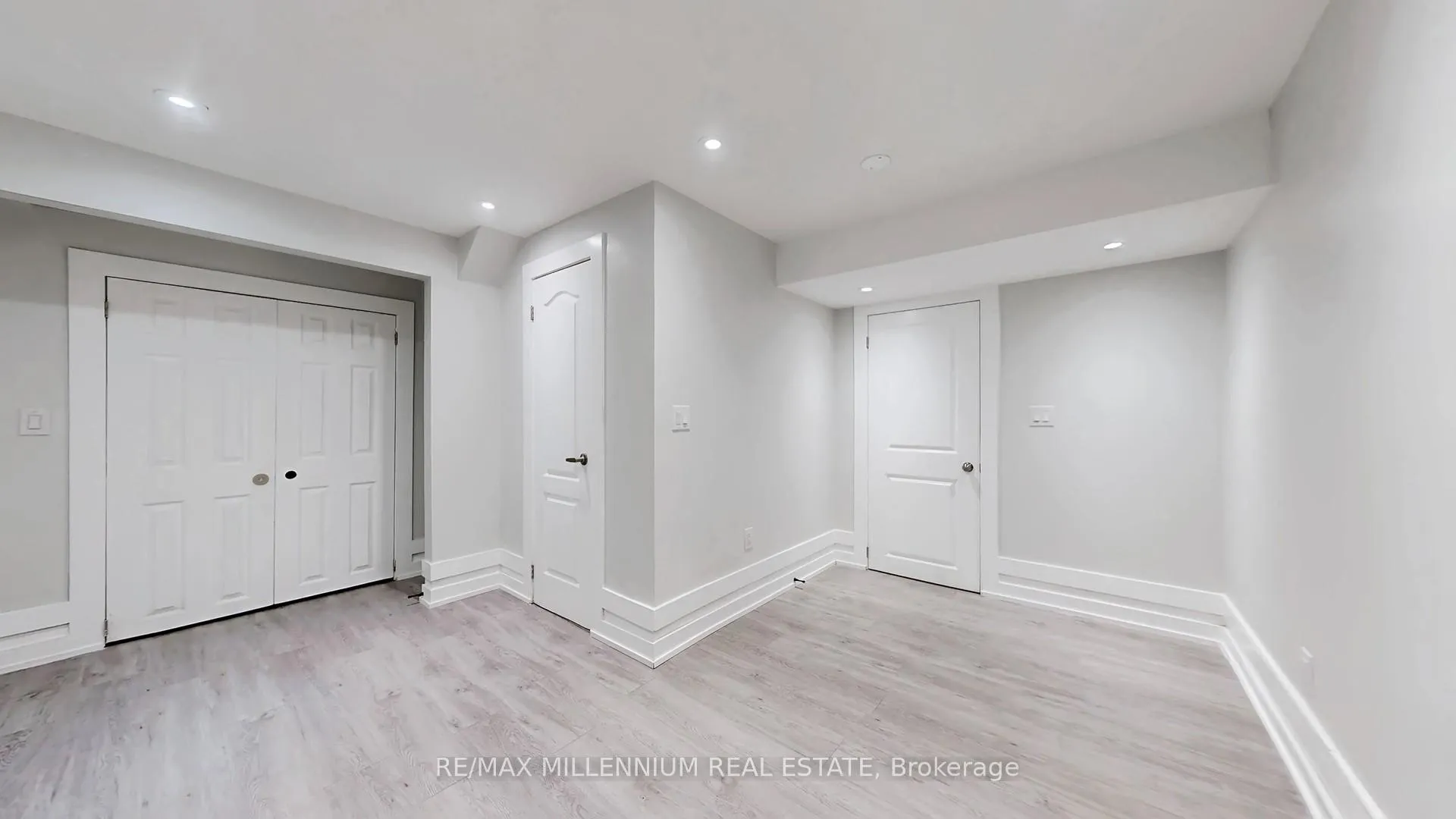 Photo 39 of 125 Cranbrook Crescent, Vaughan, Kleinburg — HOMEH