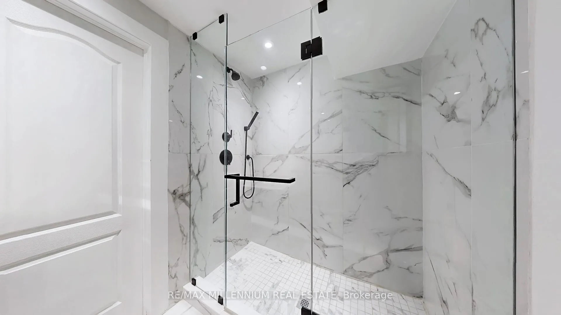 Photo 41 of 125 Cranbrook Crescent, Vaughan, Kleinburg — HOMEH