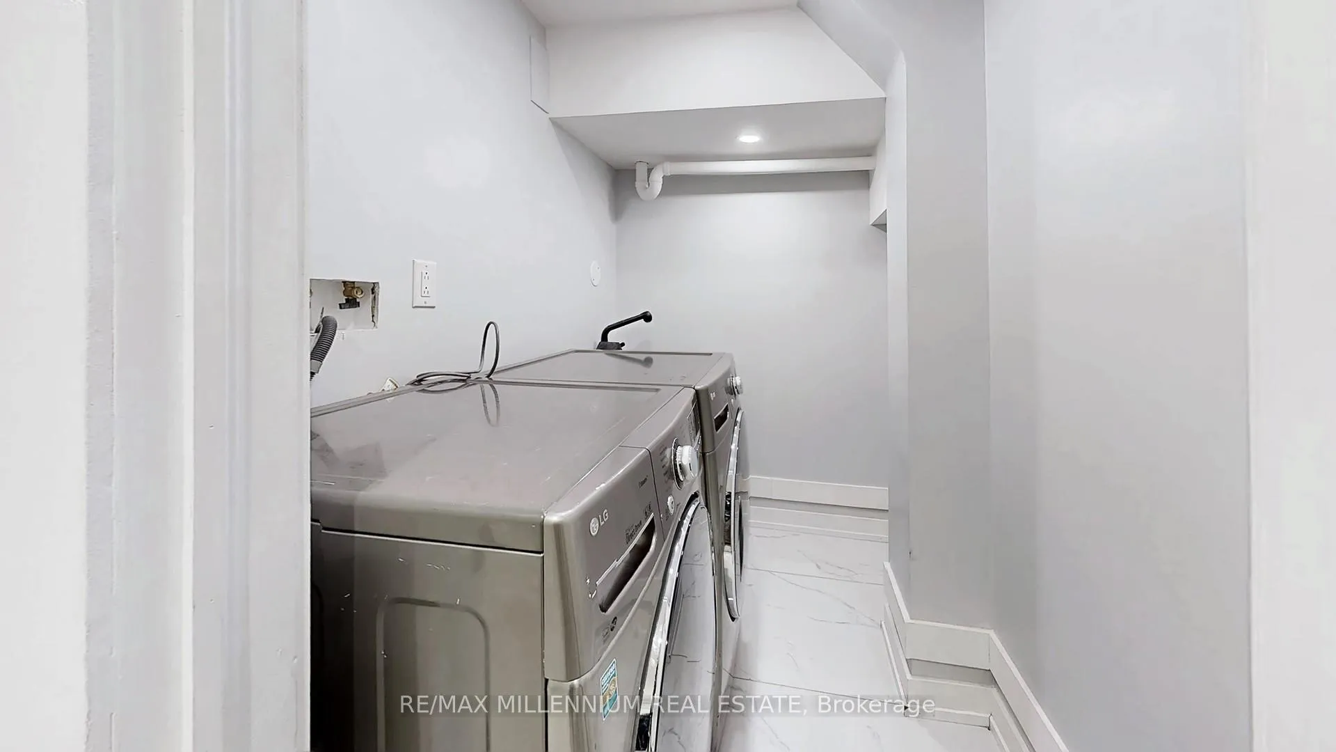 Photo 42 of 125 Cranbrook Crescent, Vaughan, Kleinburg — HOMEH