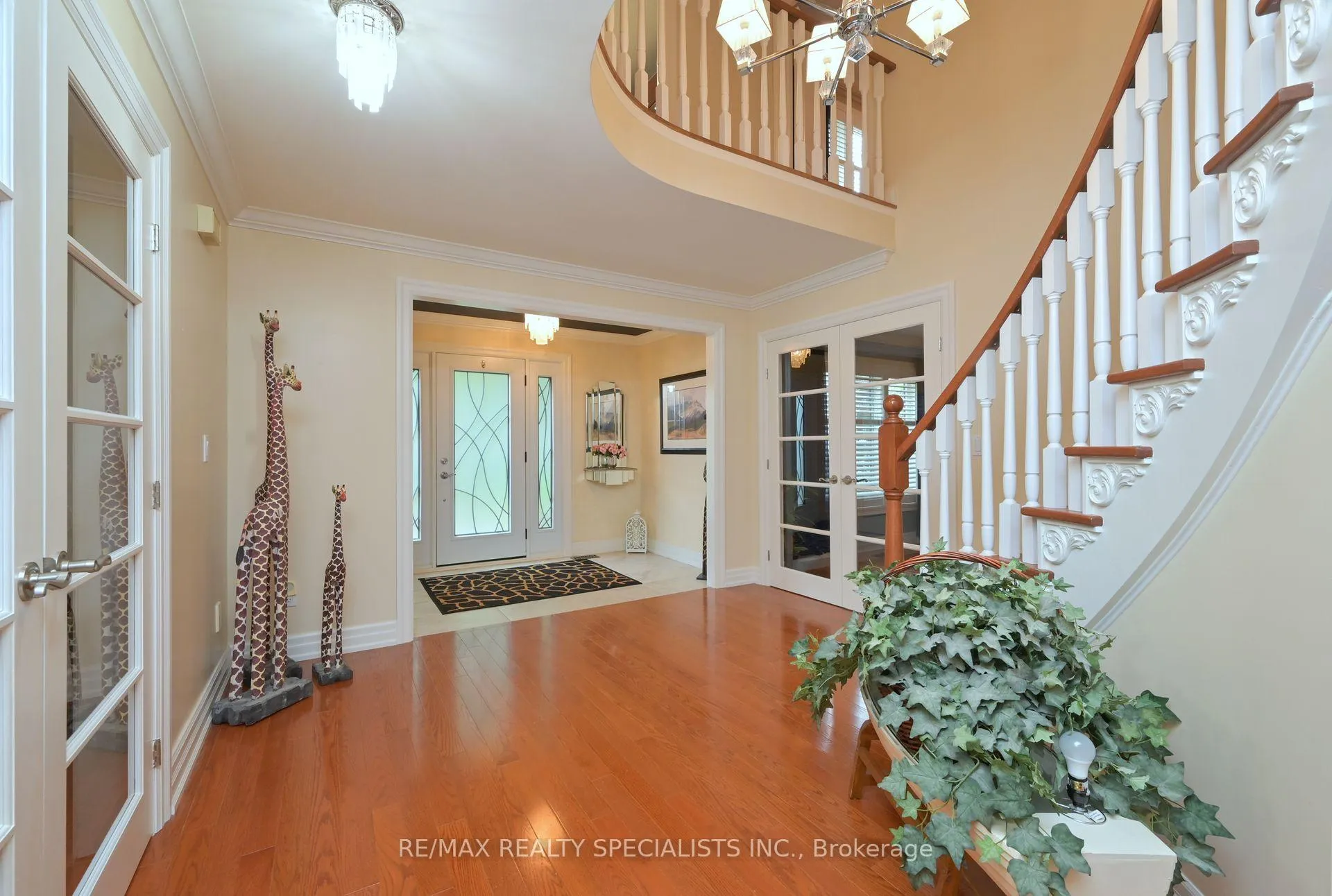 Photo 3 of 14 Penrose Court, Brampton, Snelgrove — HOMEH