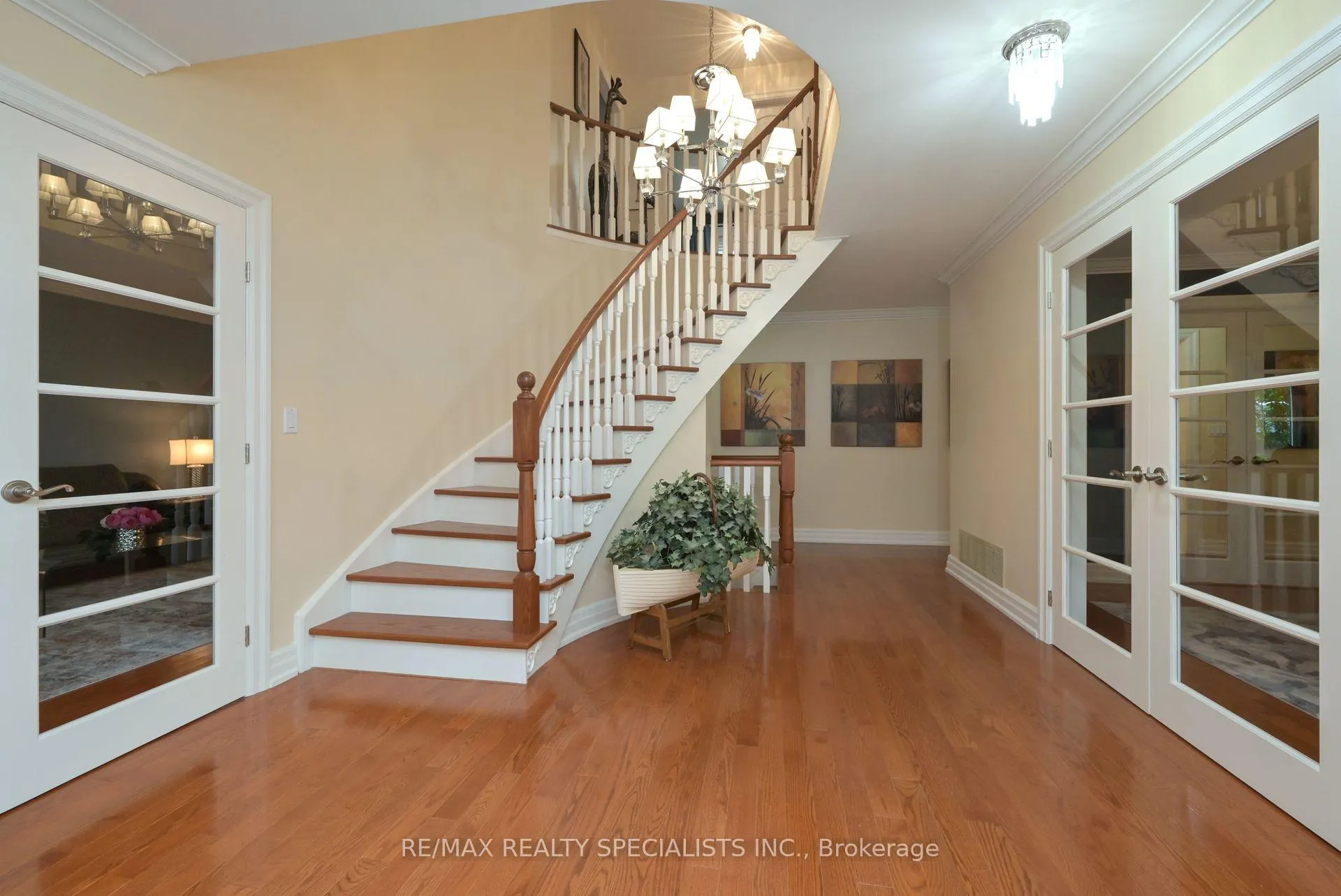 Photo 4 of 14 Penrose Court, Brampton, Snelgrove — HOMEH