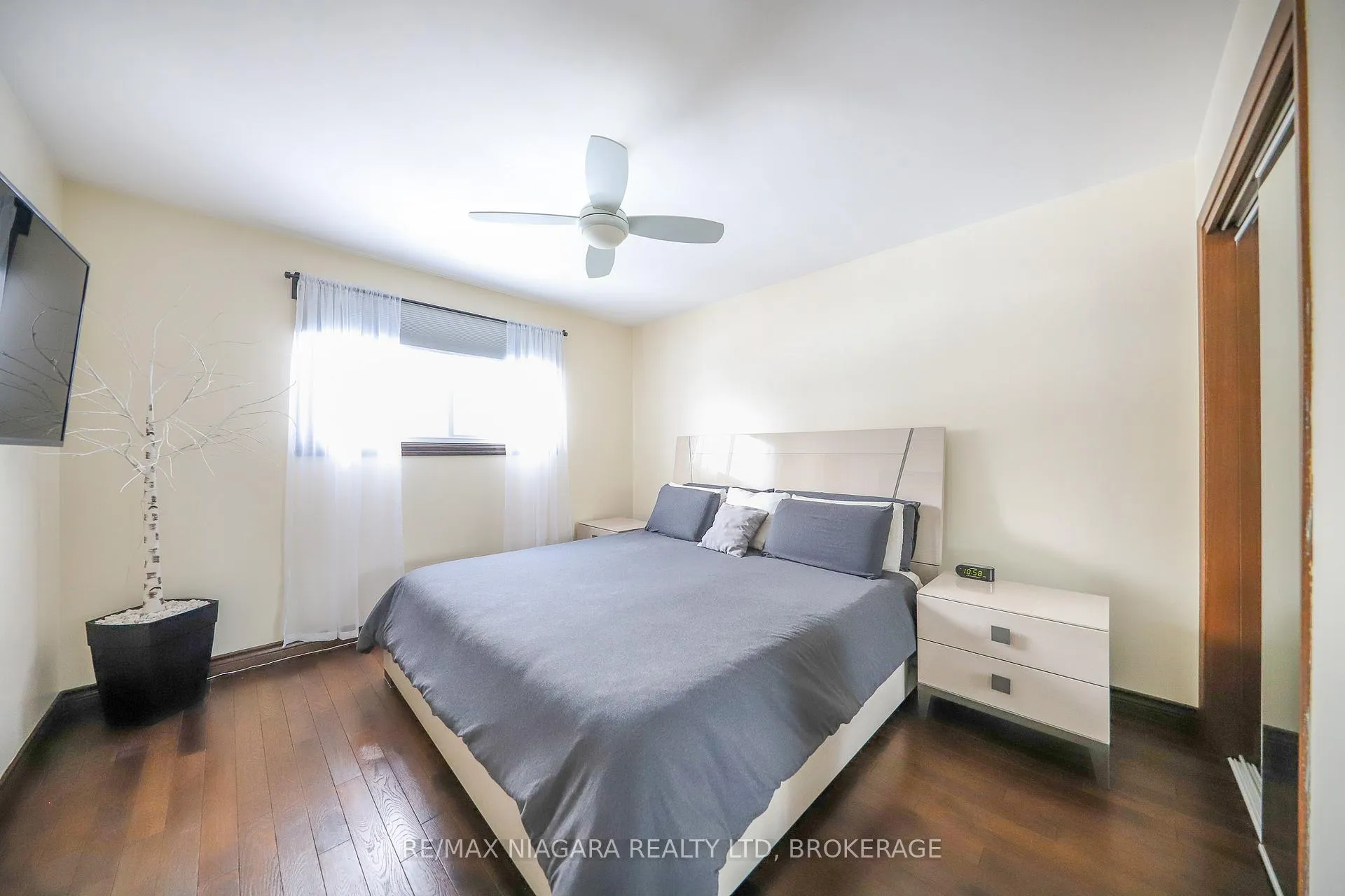 Photo 12 of 19 Jessica Drive, St. Catharines, Vine/Linwell — HOMEH