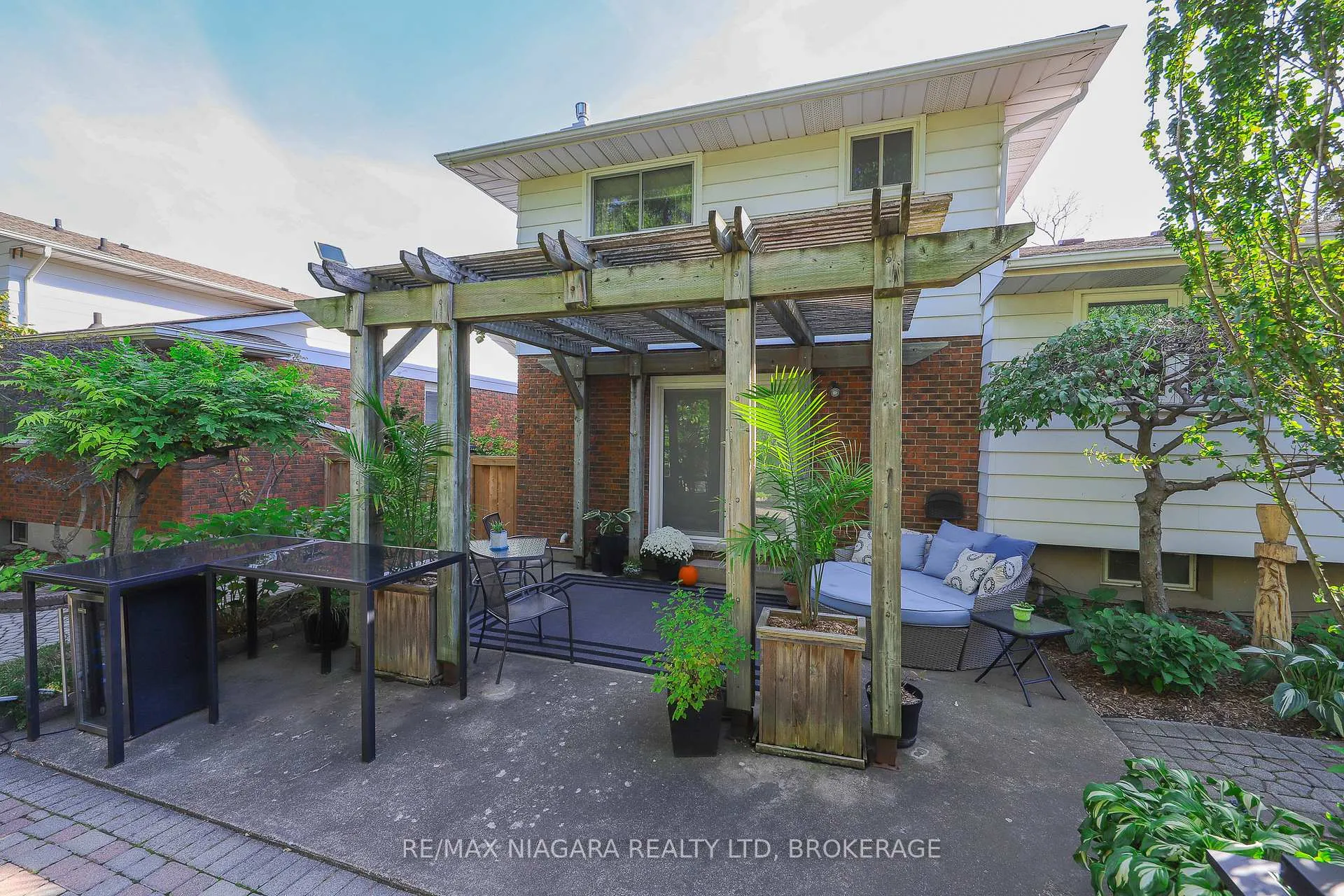 Photo 19 of 19 Jessica Drive, St. Catharines, Vine/Linwell — HOMEH