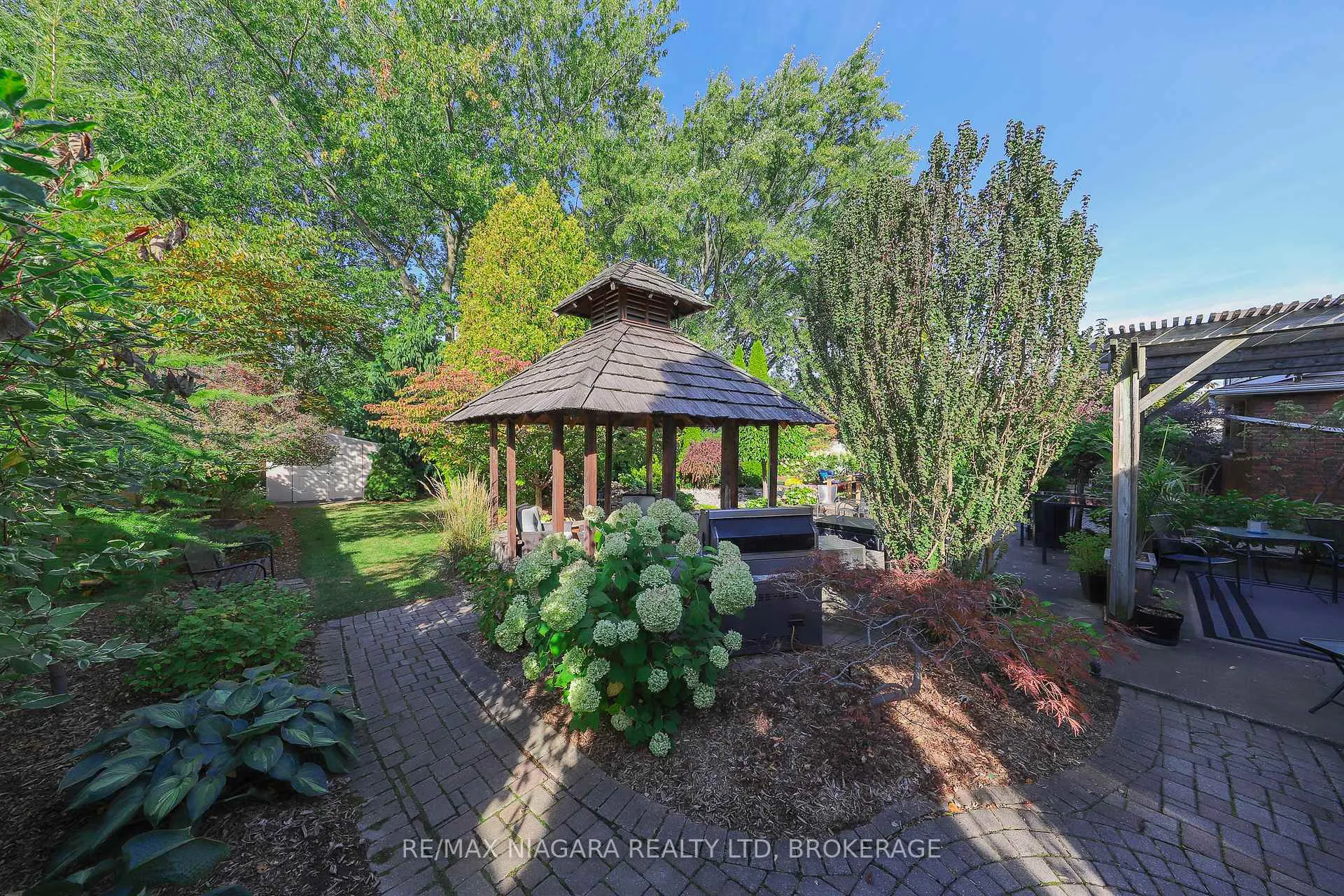 Photo 23 of 19 Jessica Drive, St. Catharines, Vine/Linwell — HOMEH