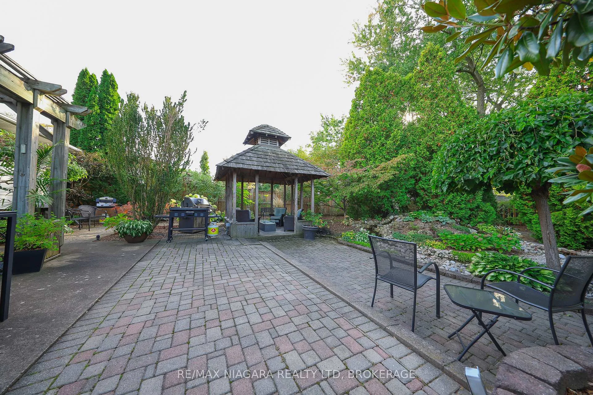 Photo 26 of 19 Jessica Drive, St. Catharines, Vine/Linwell — HOMEH