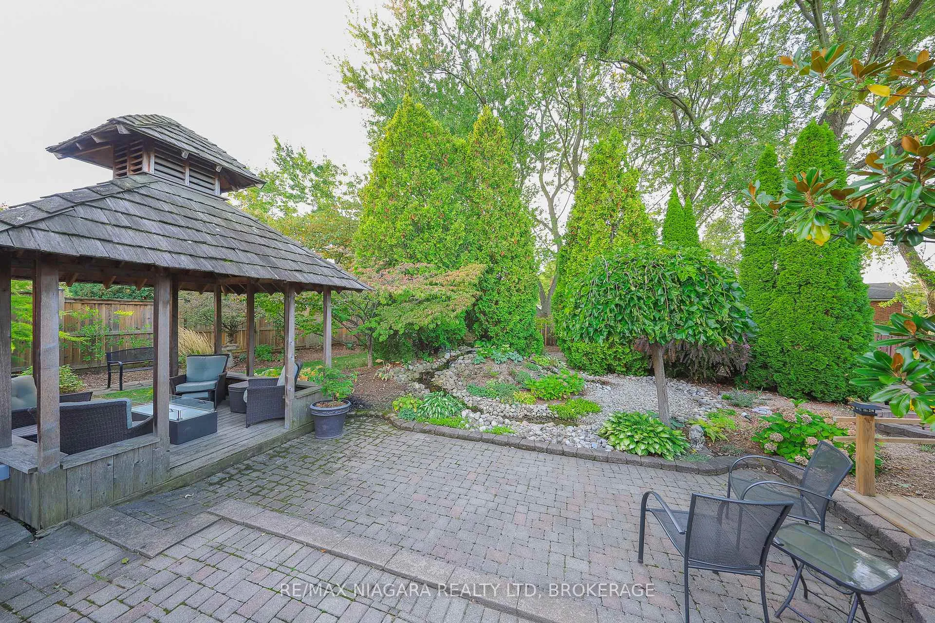 Photo 28 of 19 Jessica Drive, St. Catharines, Vine/Linwell — HOMEH