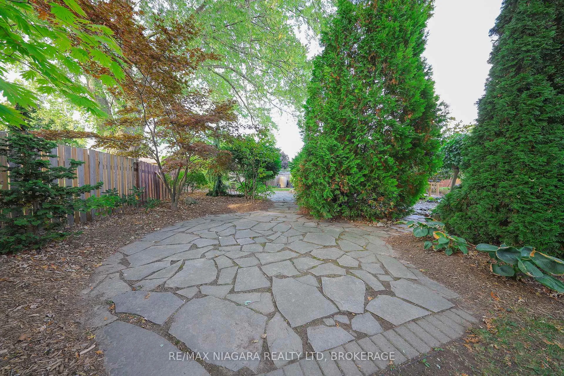 Photo 32 of 19 Jessica Drive, St. Catharines, Vine/Linwell — HOMEH