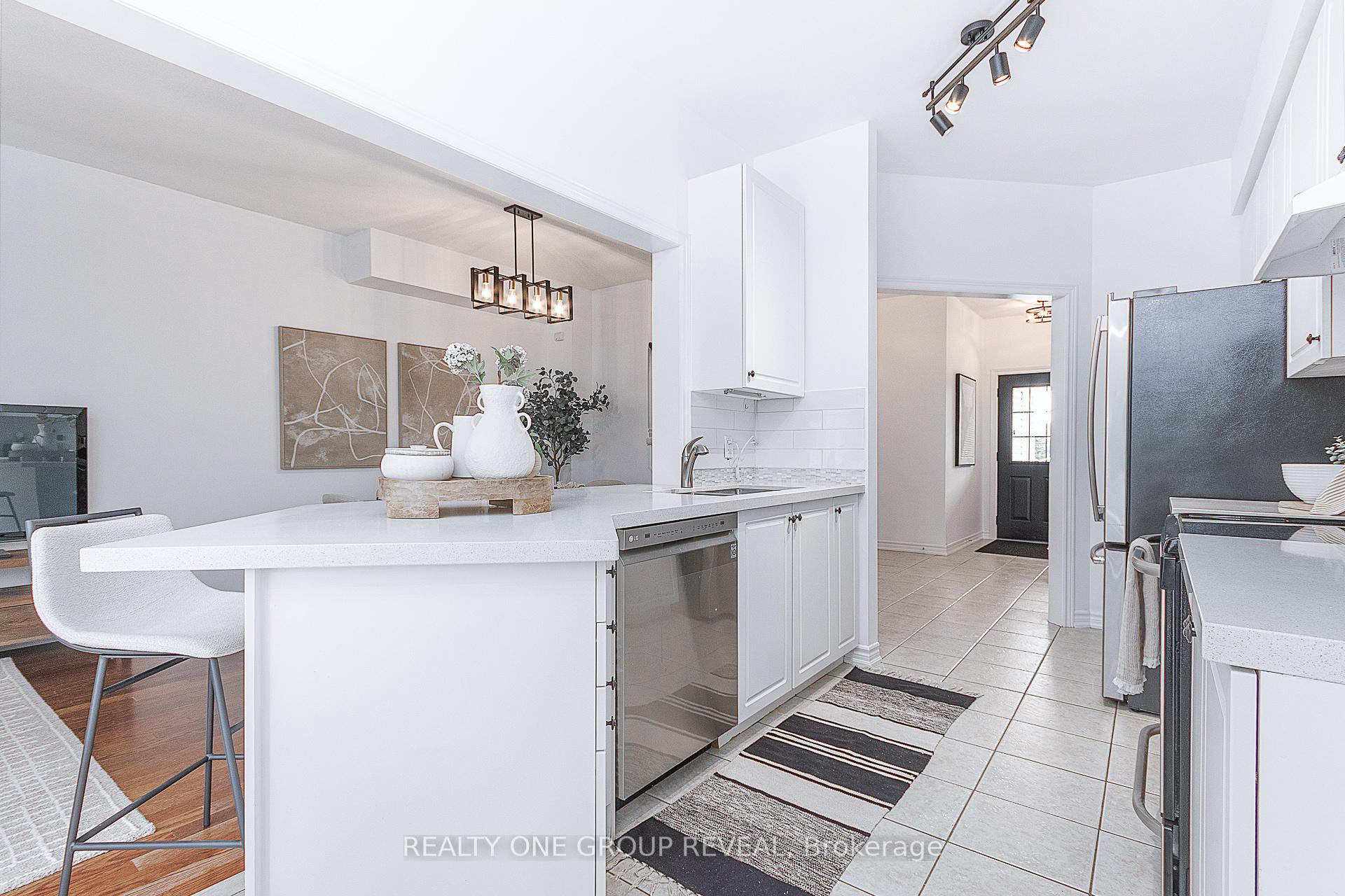 Photo 8 of 9 Taft Place, Clarington, Bowmanville — HOMEH