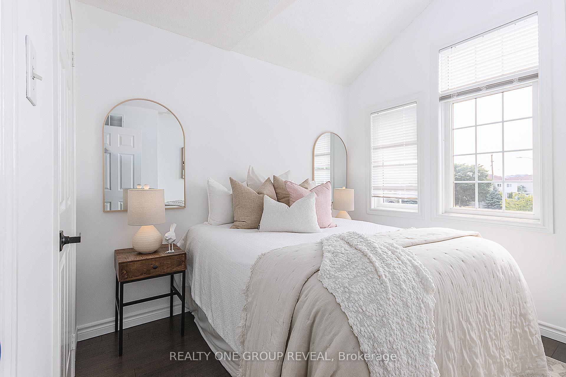 Photo 11 of 9 Taft Place, Clarington, Bowmanville — HOMEH