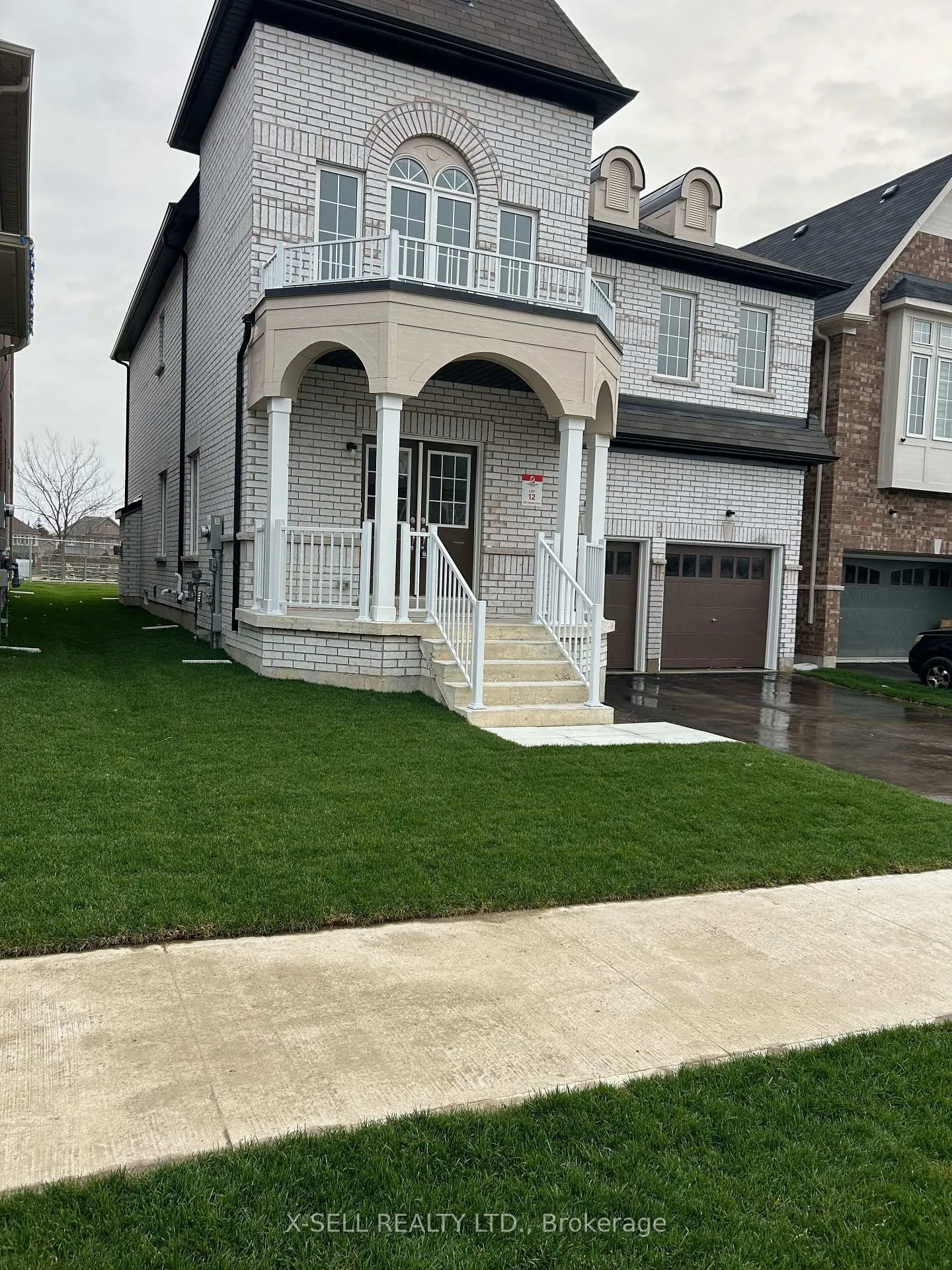Photo 3 of 1187 Drinkle Crescent, Oshawa, Eastdale — HOMEH
