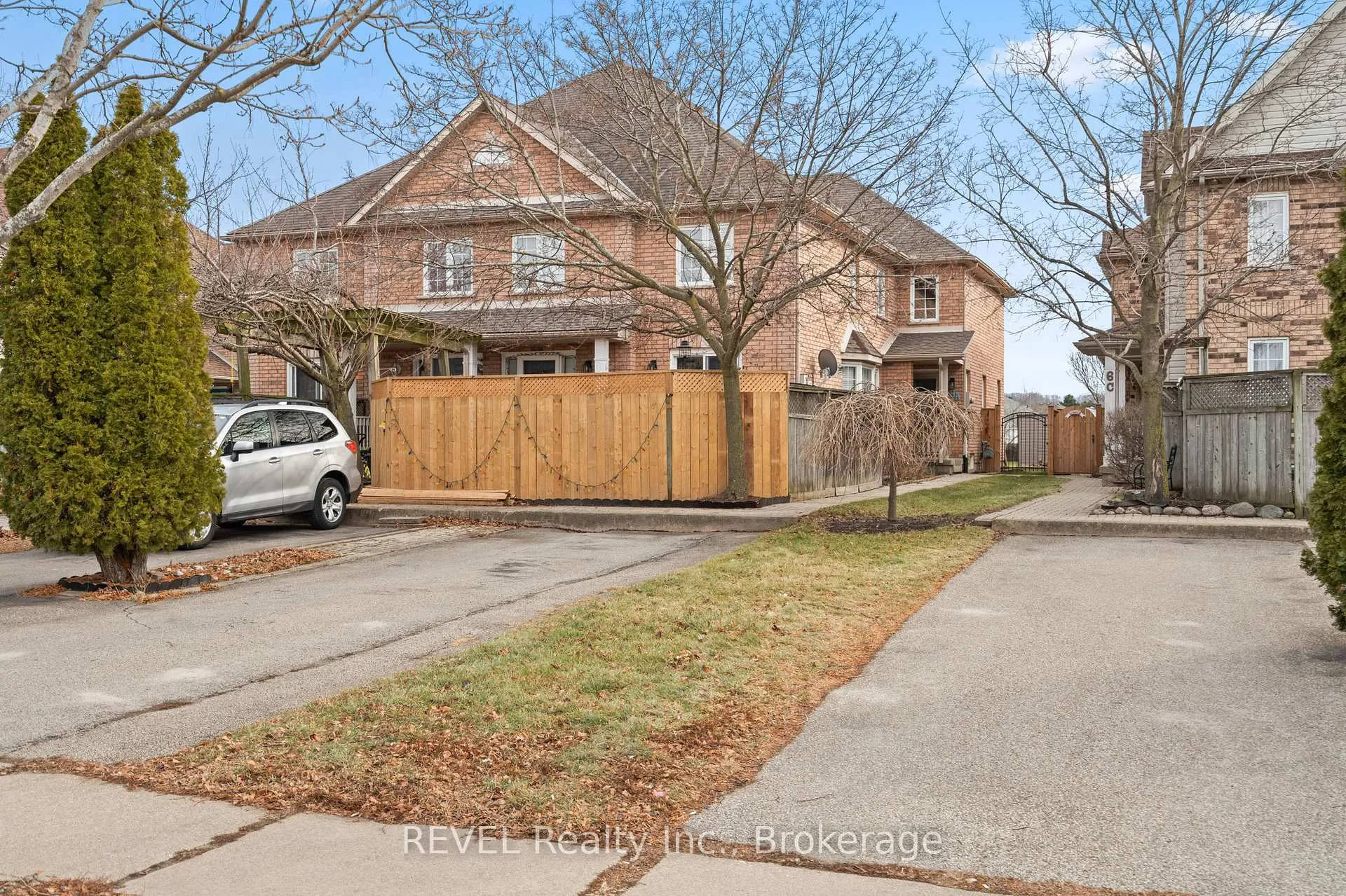 Photo 3 of 8a Brown Drive, St. Catharines, Rykert/Vansickle — HOMEH