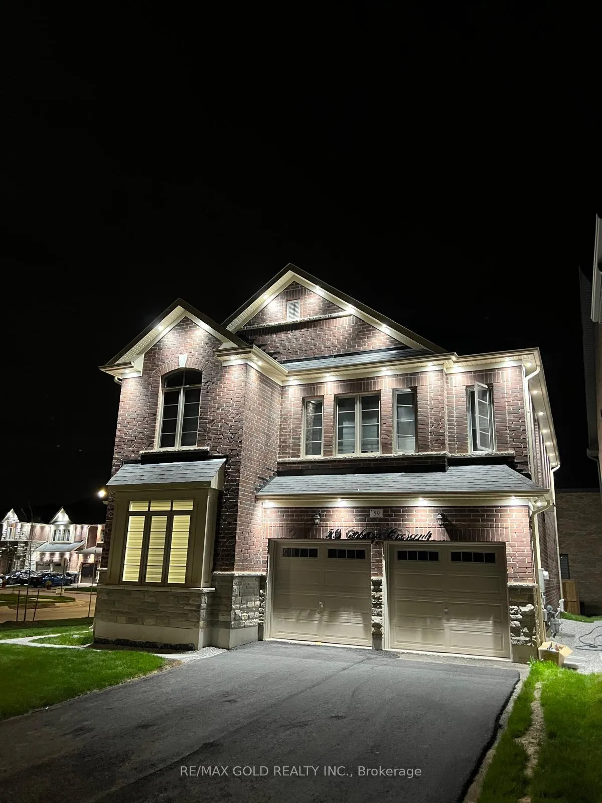 Photo 3 of 59 Cobriza Crescent, Brampton, Northwest Brampton — HOMEH