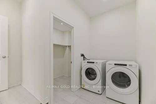 Photo 20 of 59 Cobriza Crescent, Brampton, Northwest Brampton — HOMEH
