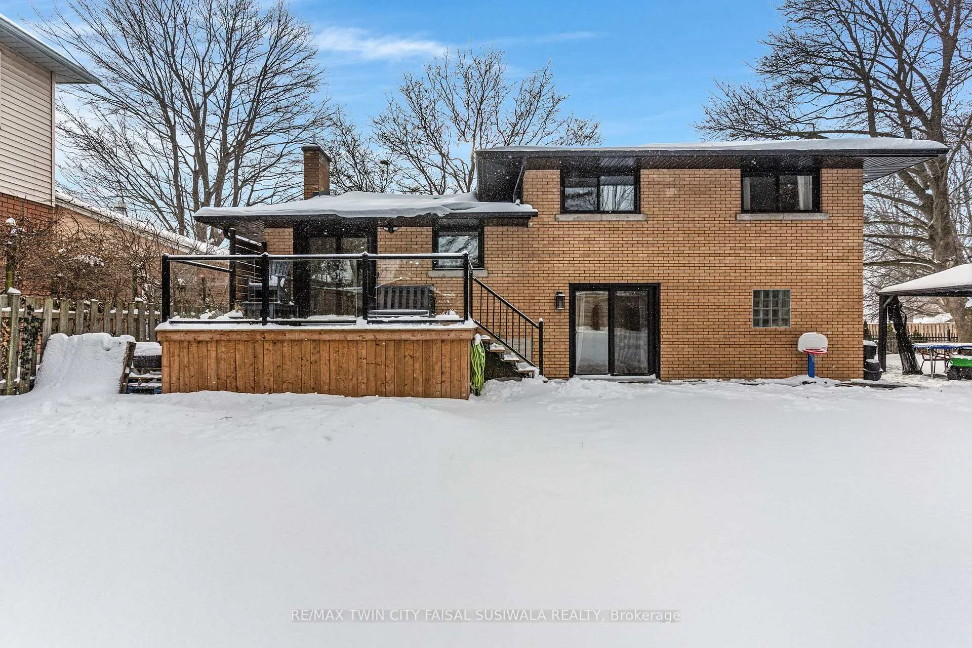 Photo 5 of 1735 Queenston Road, Cambridge, Preston Centre — HOMEH