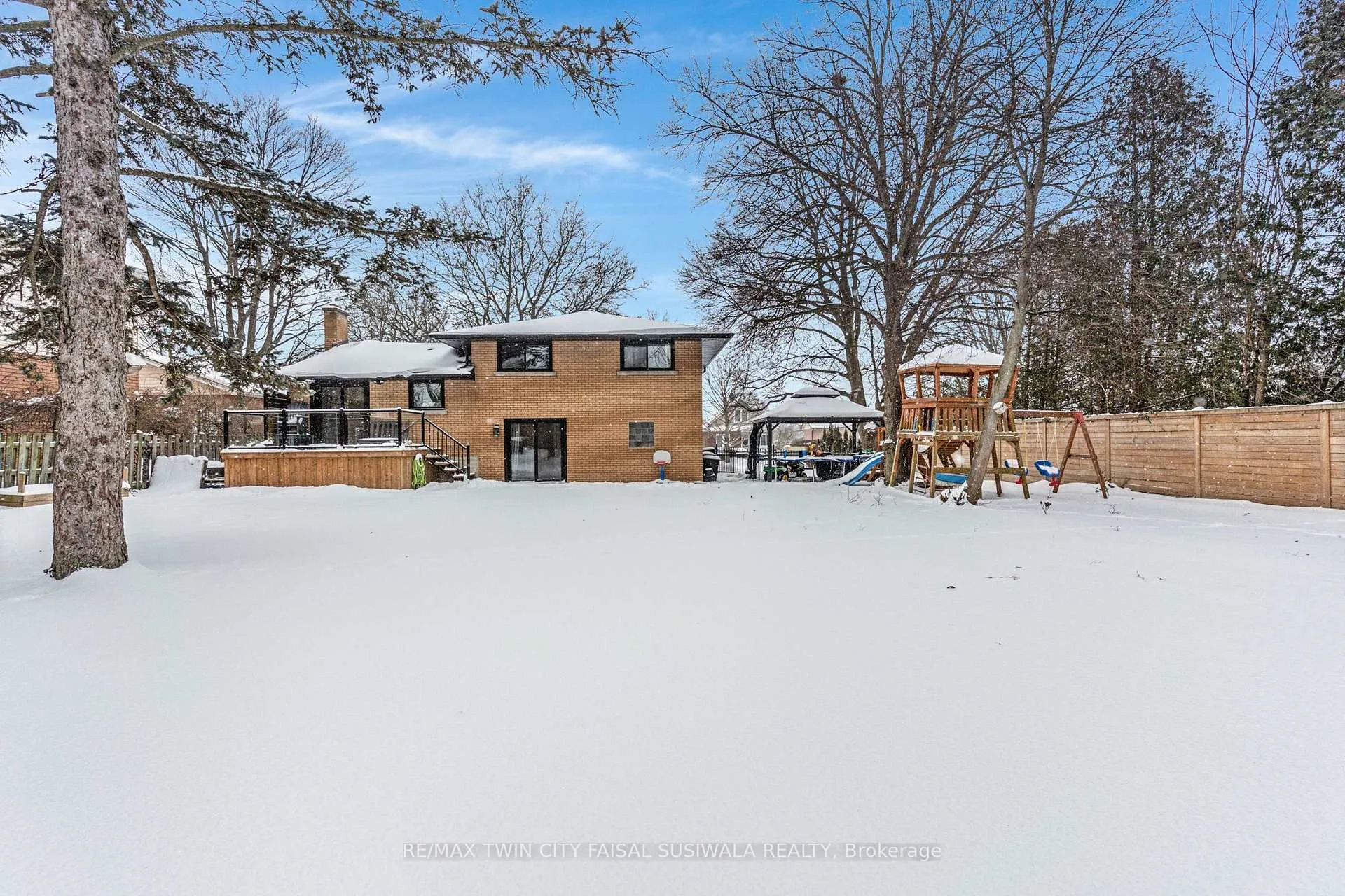 Photo 6 of 1735 Queenston Road, Cambridge, Preston Centre — HOMEH