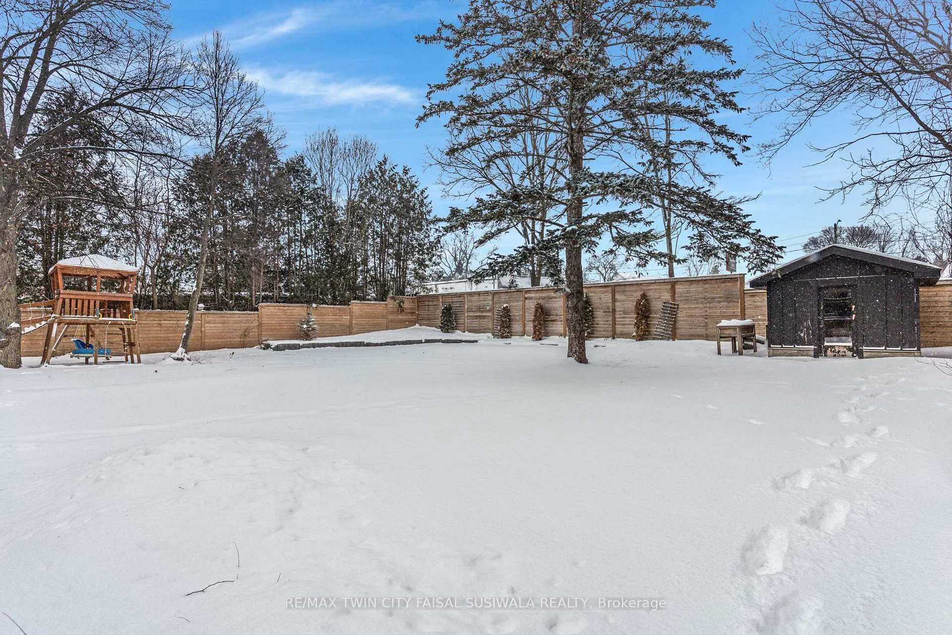 Photo 7 of 1735 Queenston Road, Cambridge, Preston Centre — HOMEH