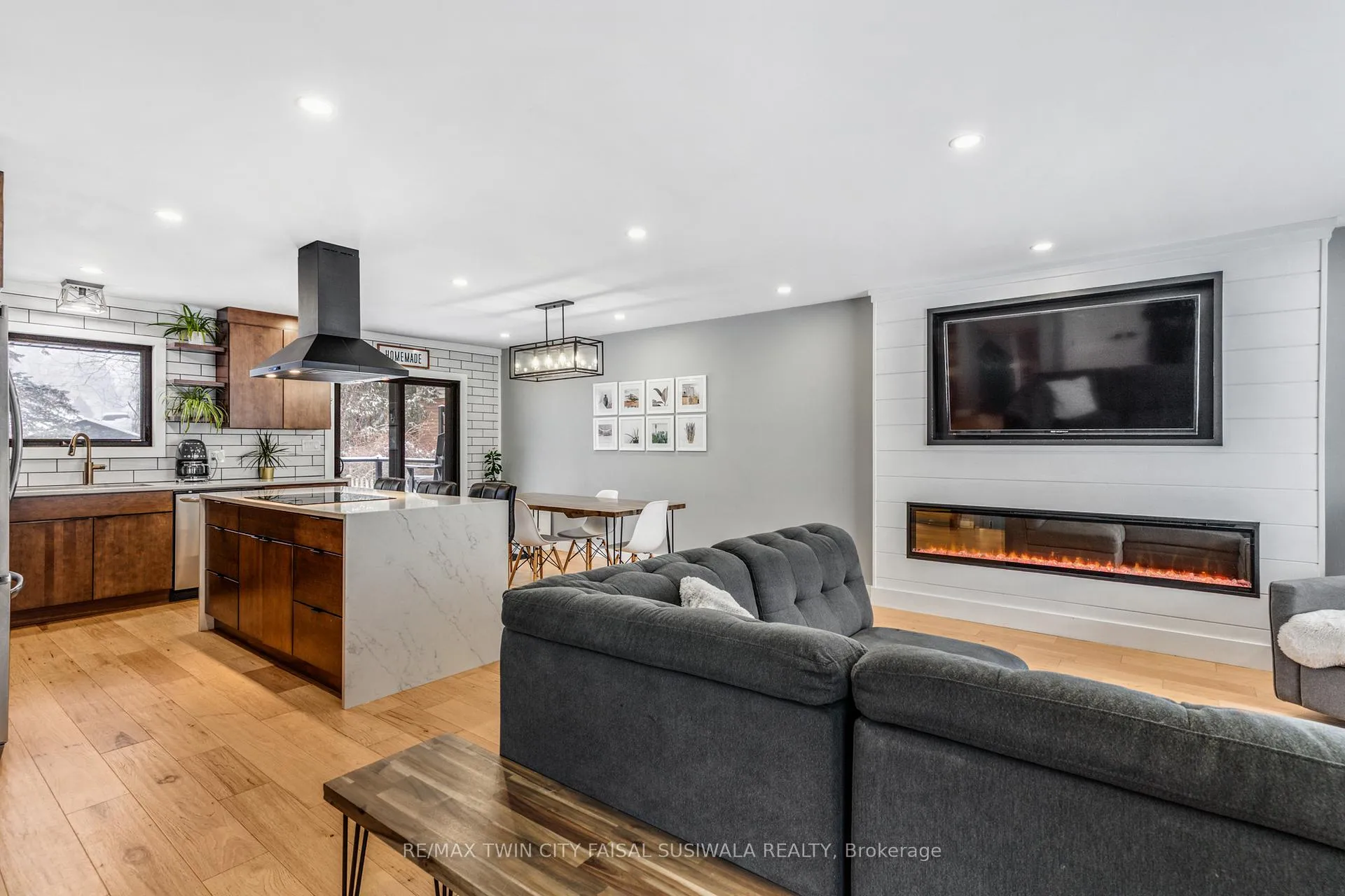 Photo 11 of 1735 Queenston Road, Cambridge, Preston Centre — HOMEH