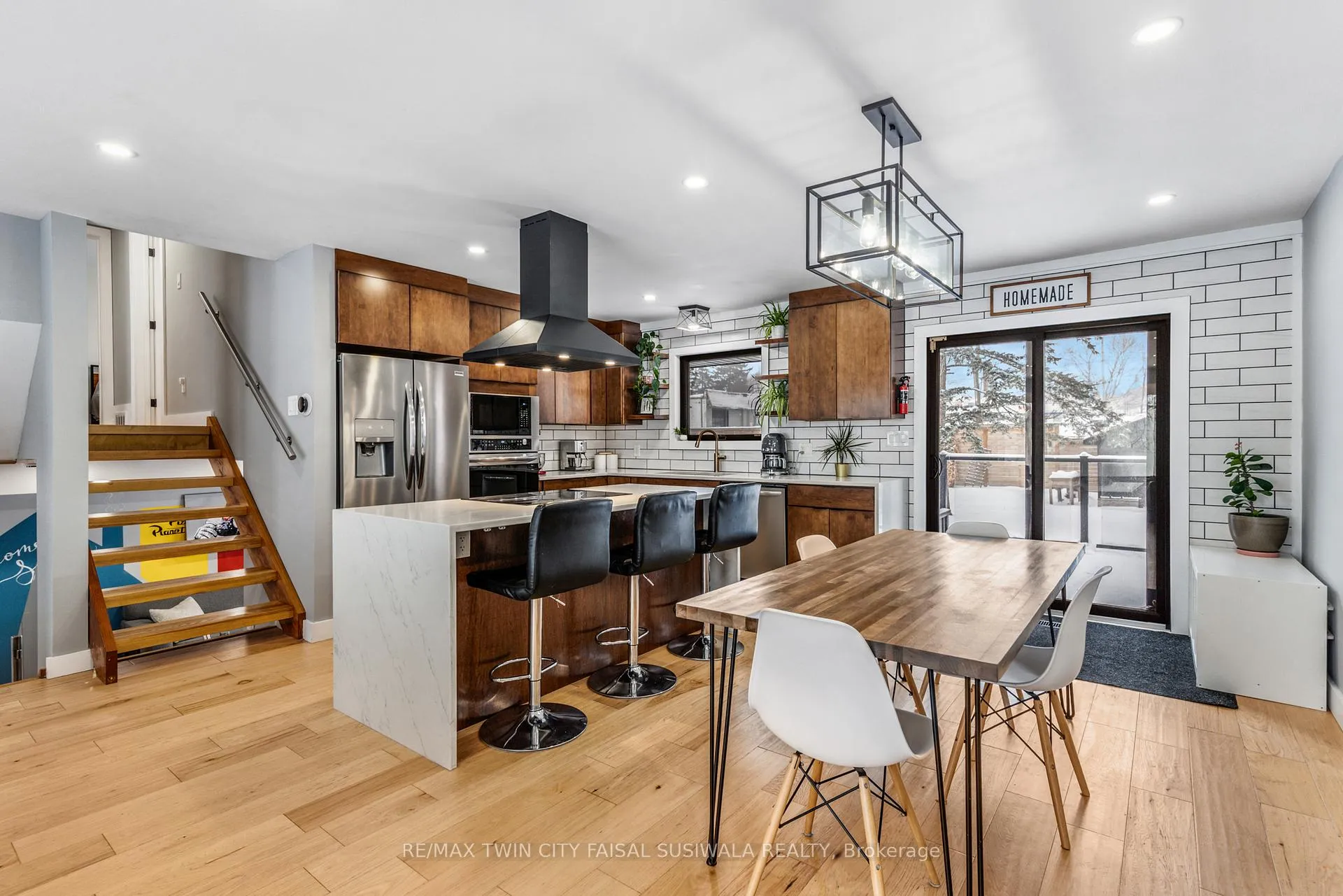 Photo 15 of 1735 Queenston Road, Cambridge, Preston Centre — HOMEH