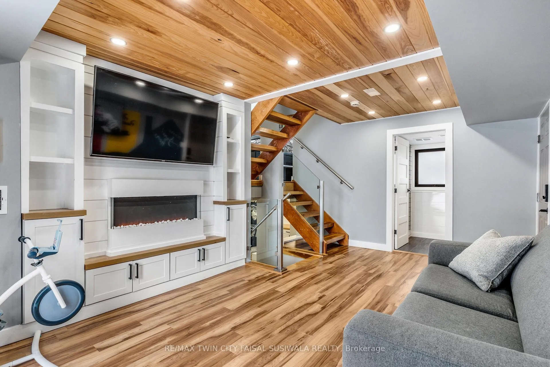 Photo 31 of 1735 Queenston Road, Cambridge, Preston Centre — HOMEH