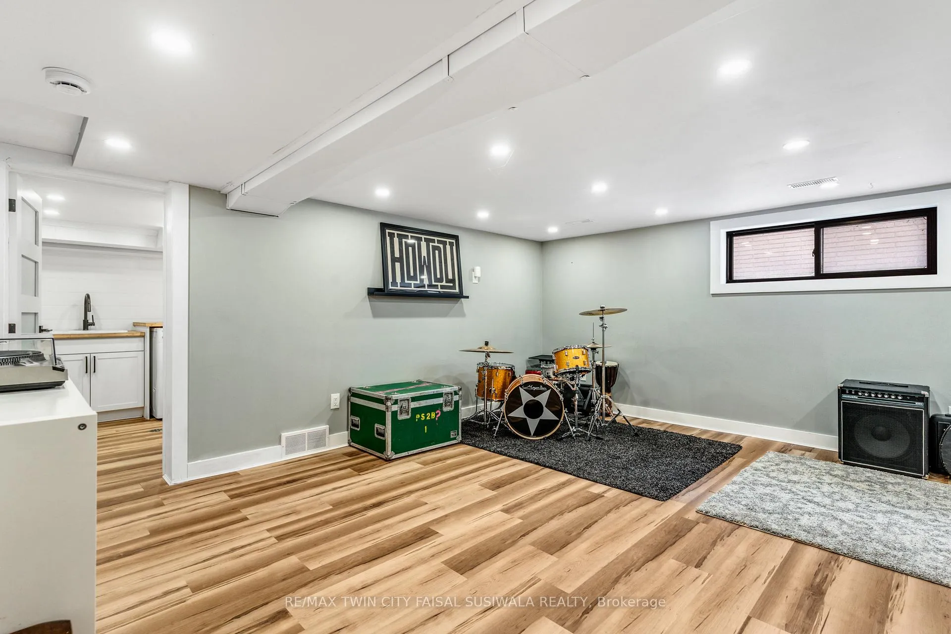 Photo 35 of 1735 Queenston Road, Cambridge, Preston Centre — HOMEH