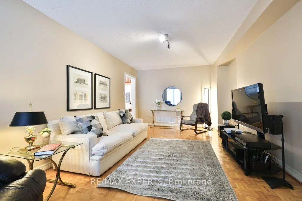 Photo 7 of 102 Vaughan Mills Road, Vaughan, Elder Mills — HOMEH