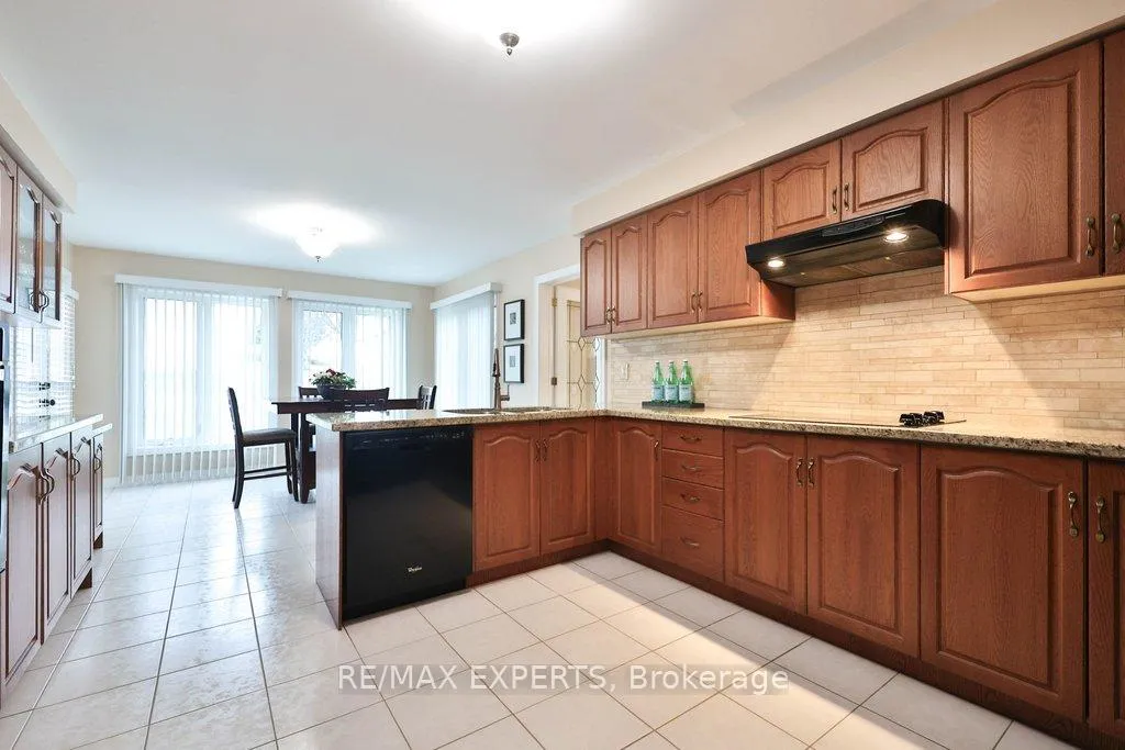 Photo 9 of 102 Vaughan Mills Road, Vaughan, Elder Mills — HOMEH