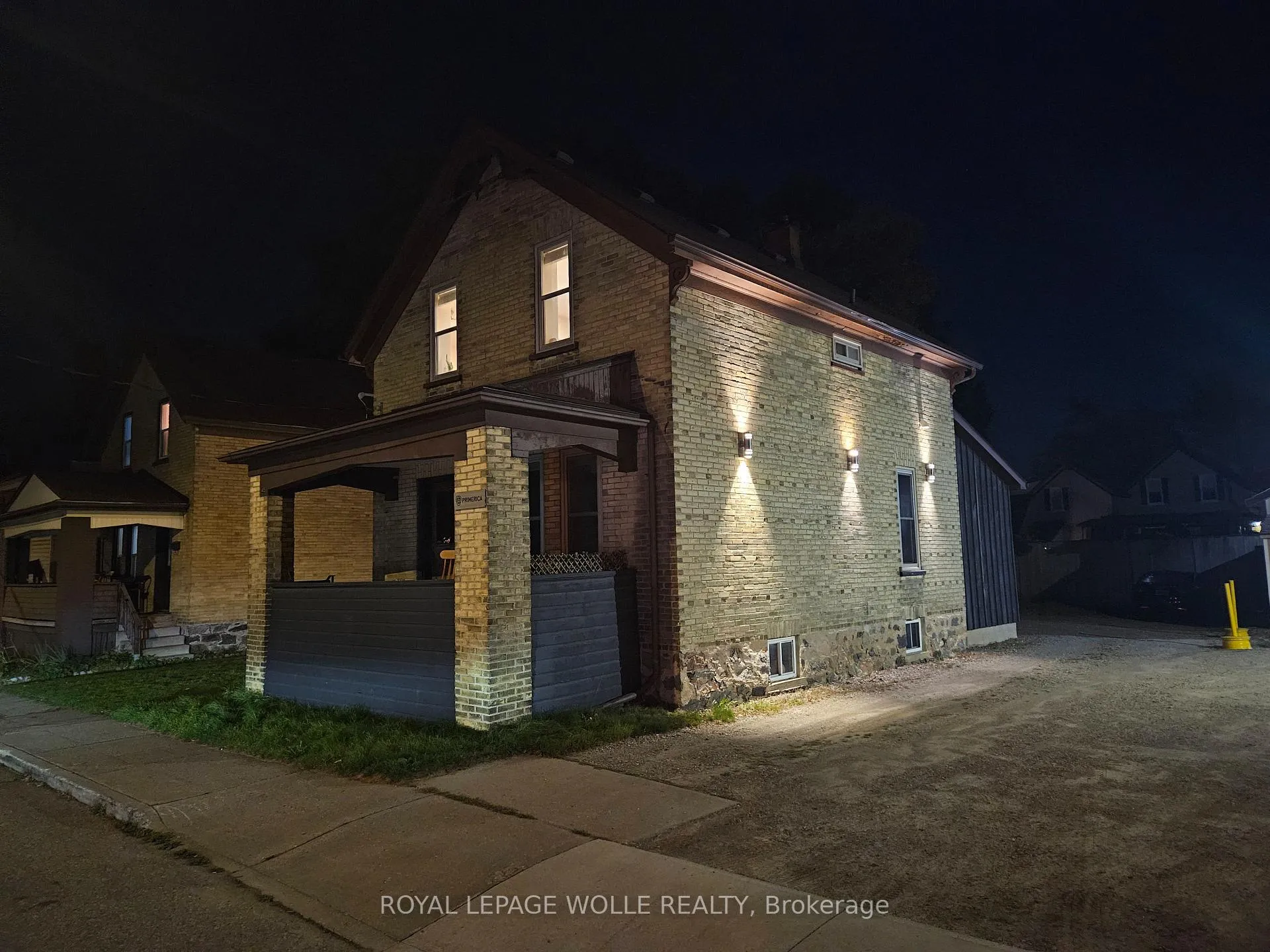 Photo 4 of 45 Princess Street E, Waterloo — HOMEH