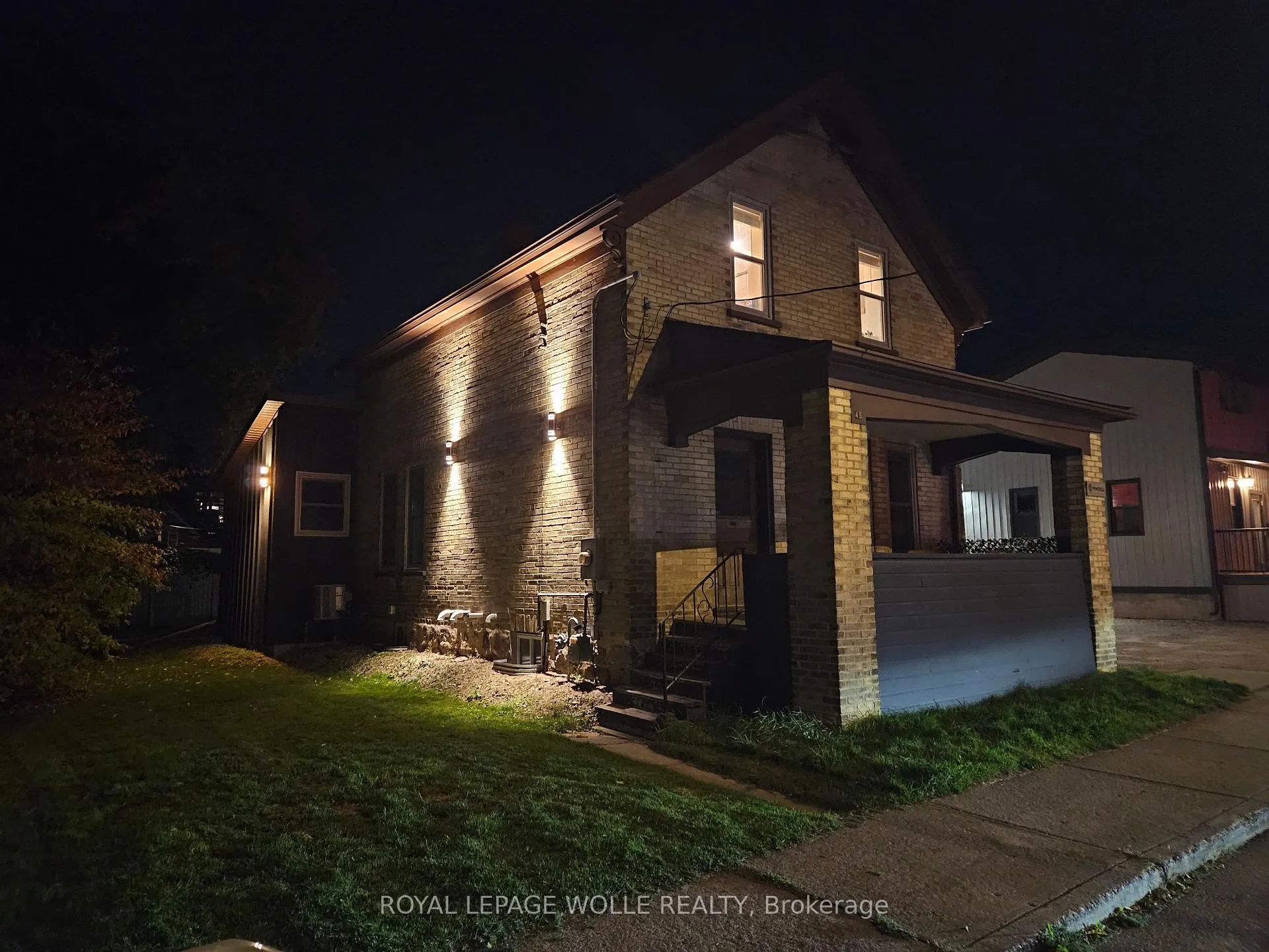Photo 5 of 45 Princess Street E, Waterloo — HOMEH
