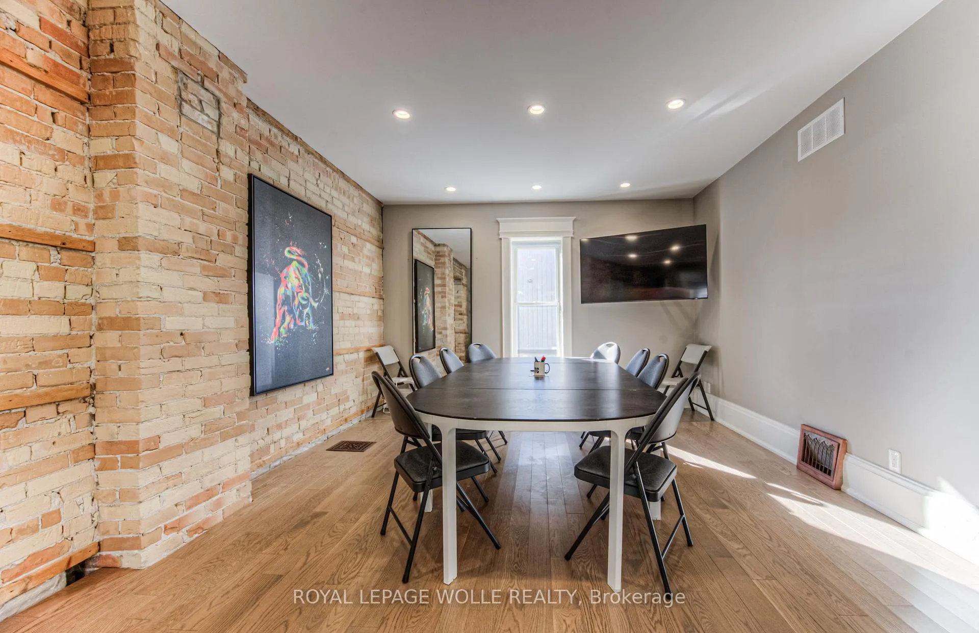 Photo 11 of 45 Princess Street E, Waterloo — HOMEH