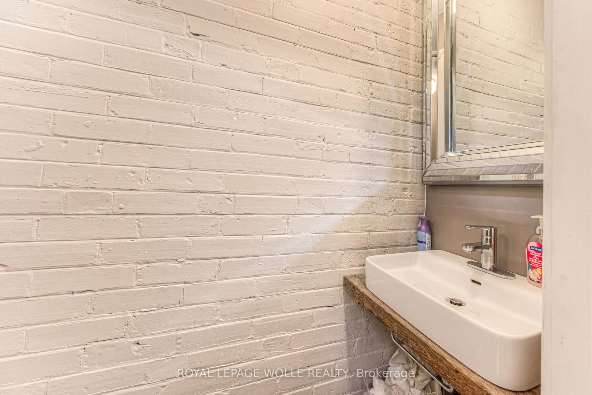 Photo 17 of 45 Princess Street E, Waterloo — HOMEH
