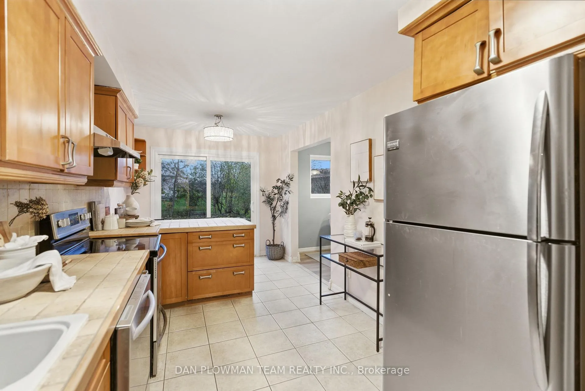Photo 10 of 366 Rosedale Drive, Whitby, Downtown Whitby — HOMEH