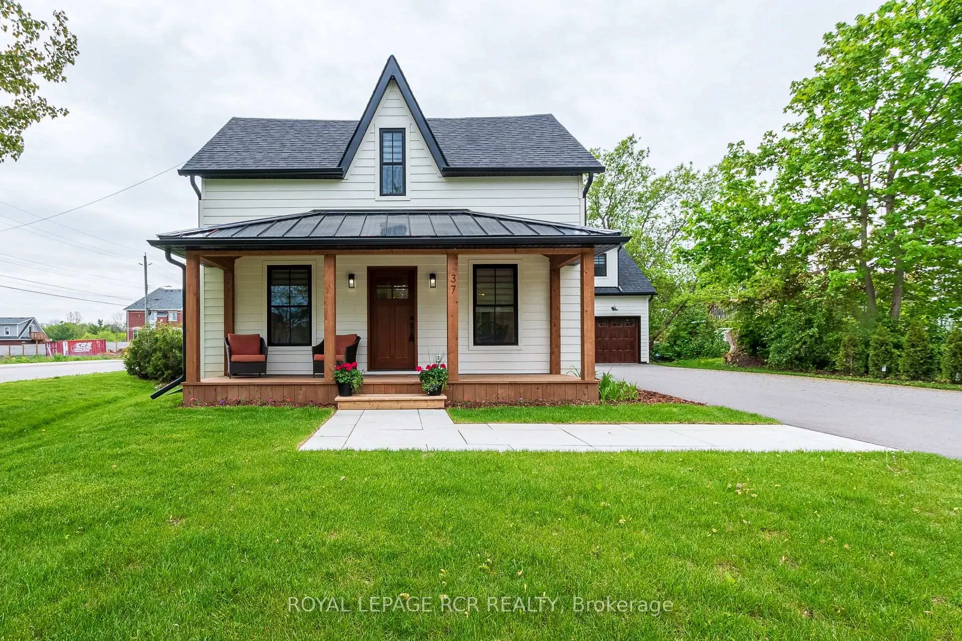 Photo 2 of 37 Wellington Street E, Clearview, Creemore — HOMEH