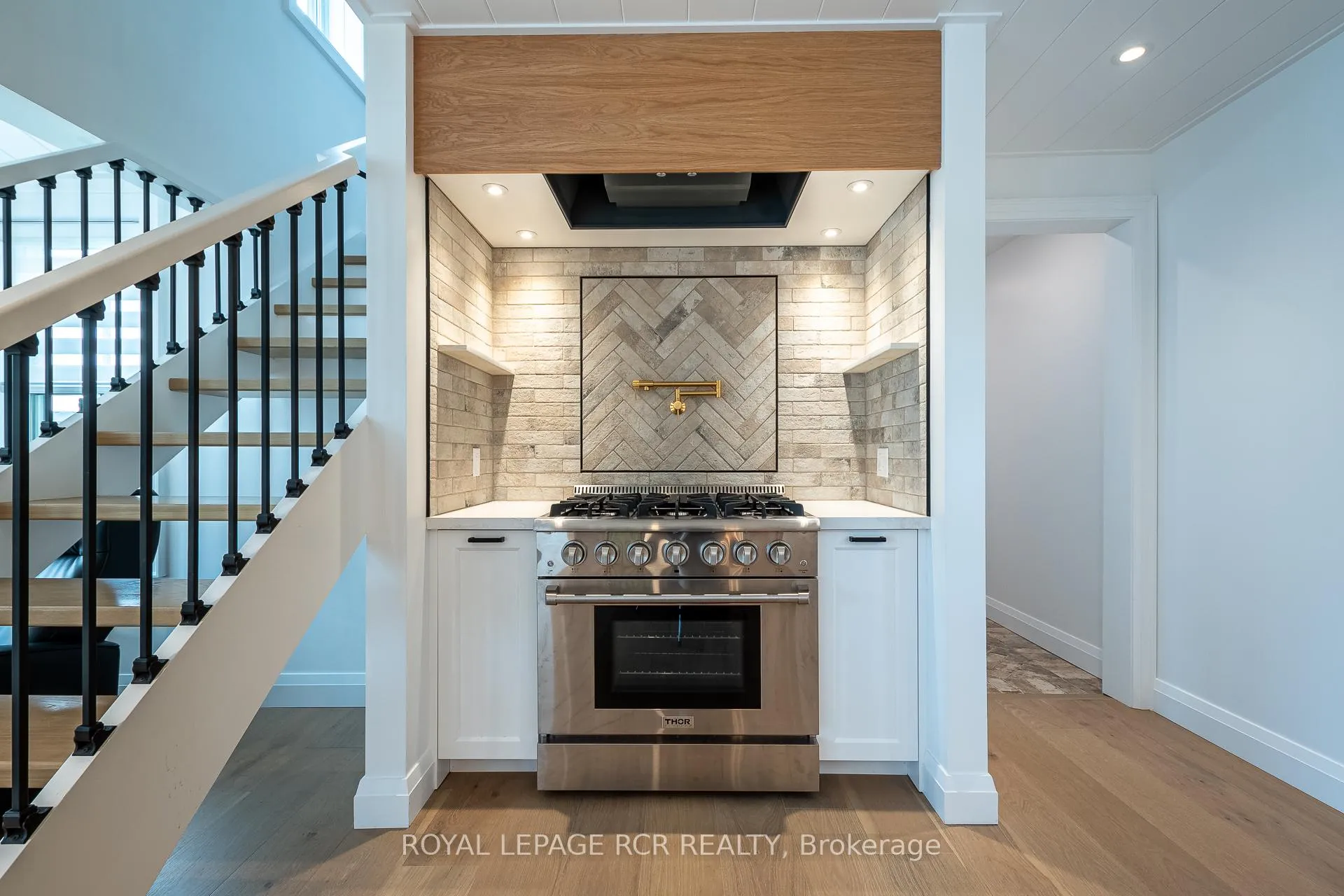 Photo 8 of 37 Wellington Street E, Clearview, Creemore — HOMEH