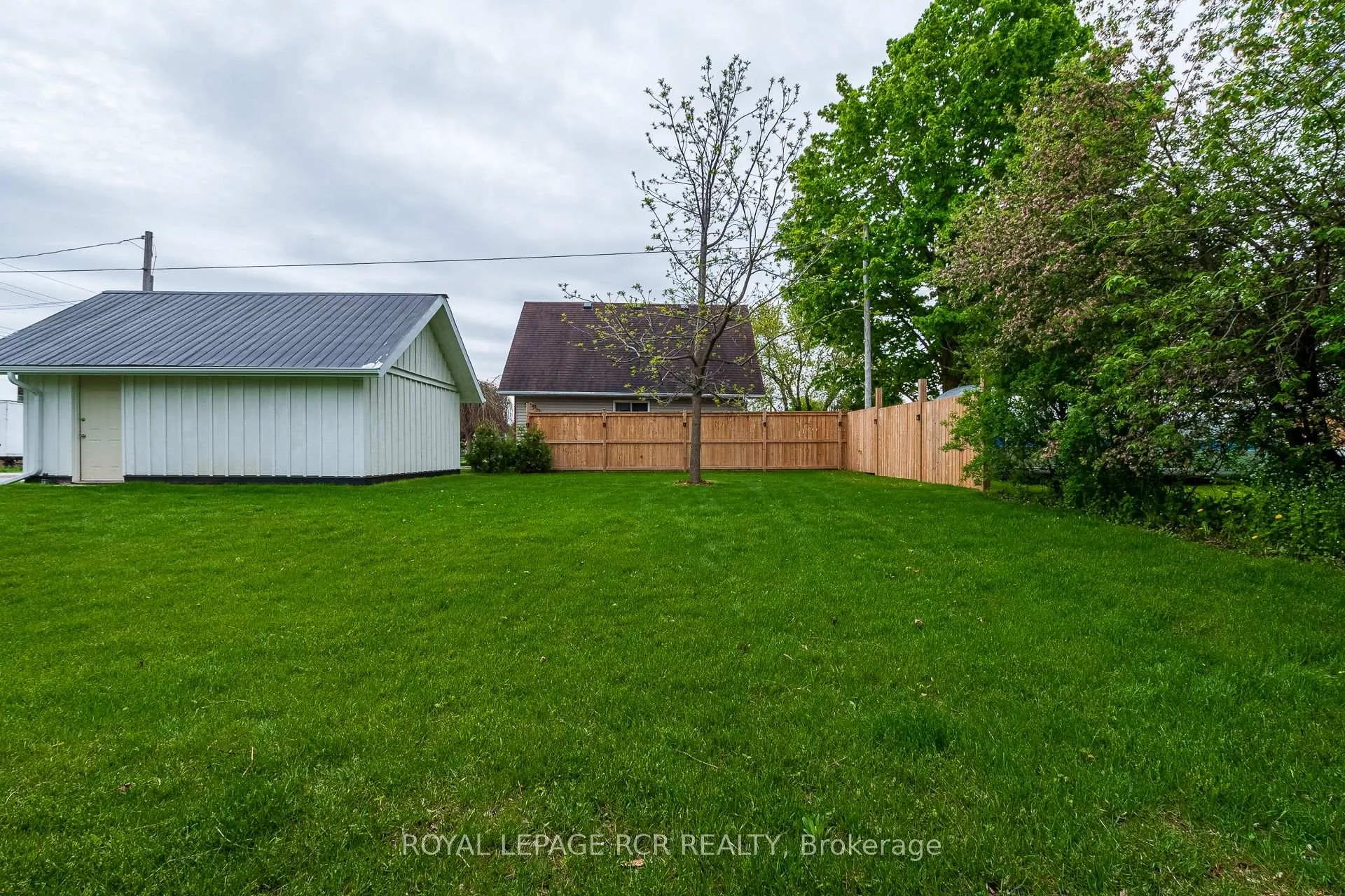 Photo 23 of 37 Wellington Street E, Clearview, Creemore — HOMEH