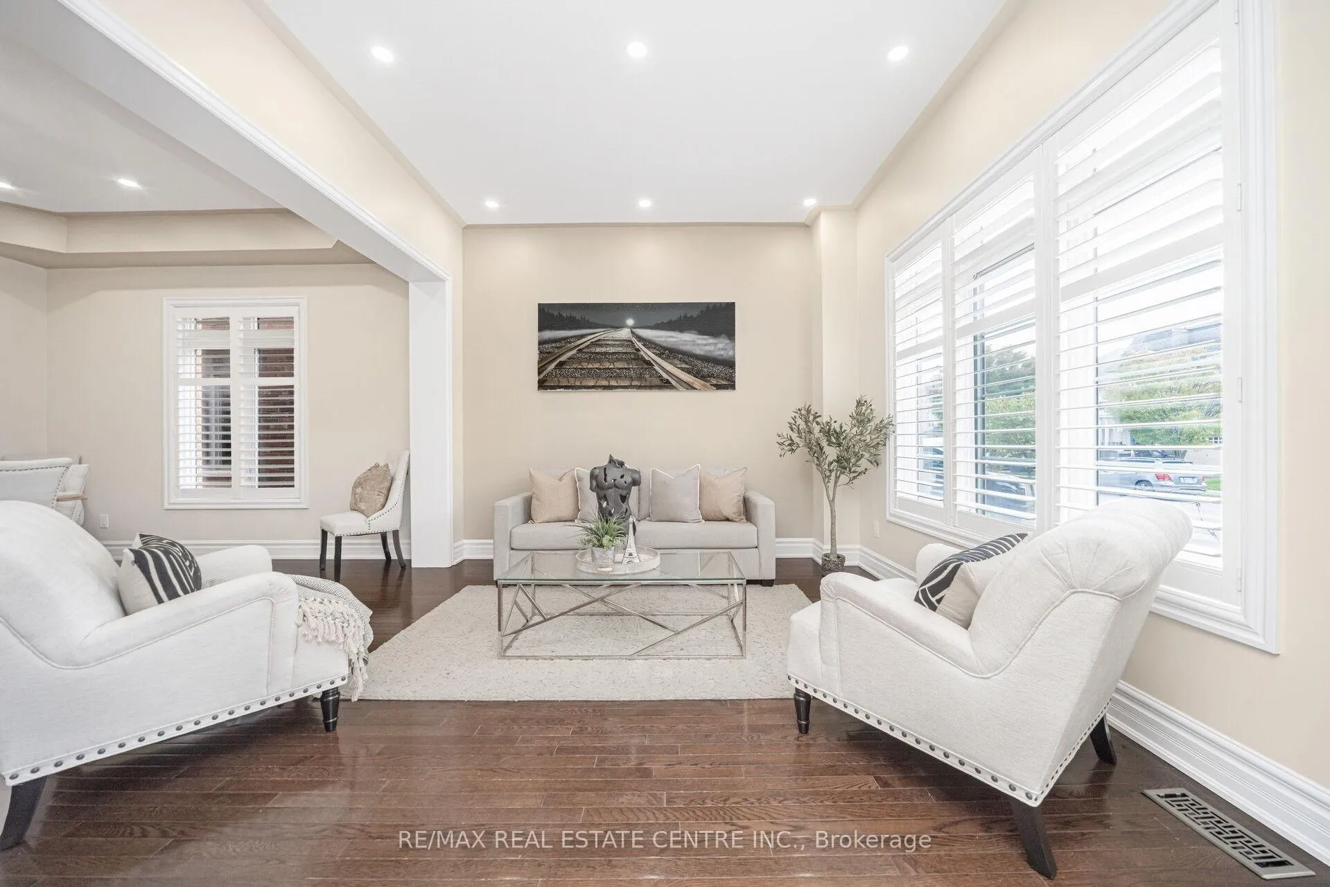 Photo 6 of 15 Interlacken Drive, Brampton, Credit Valley — HOMEH