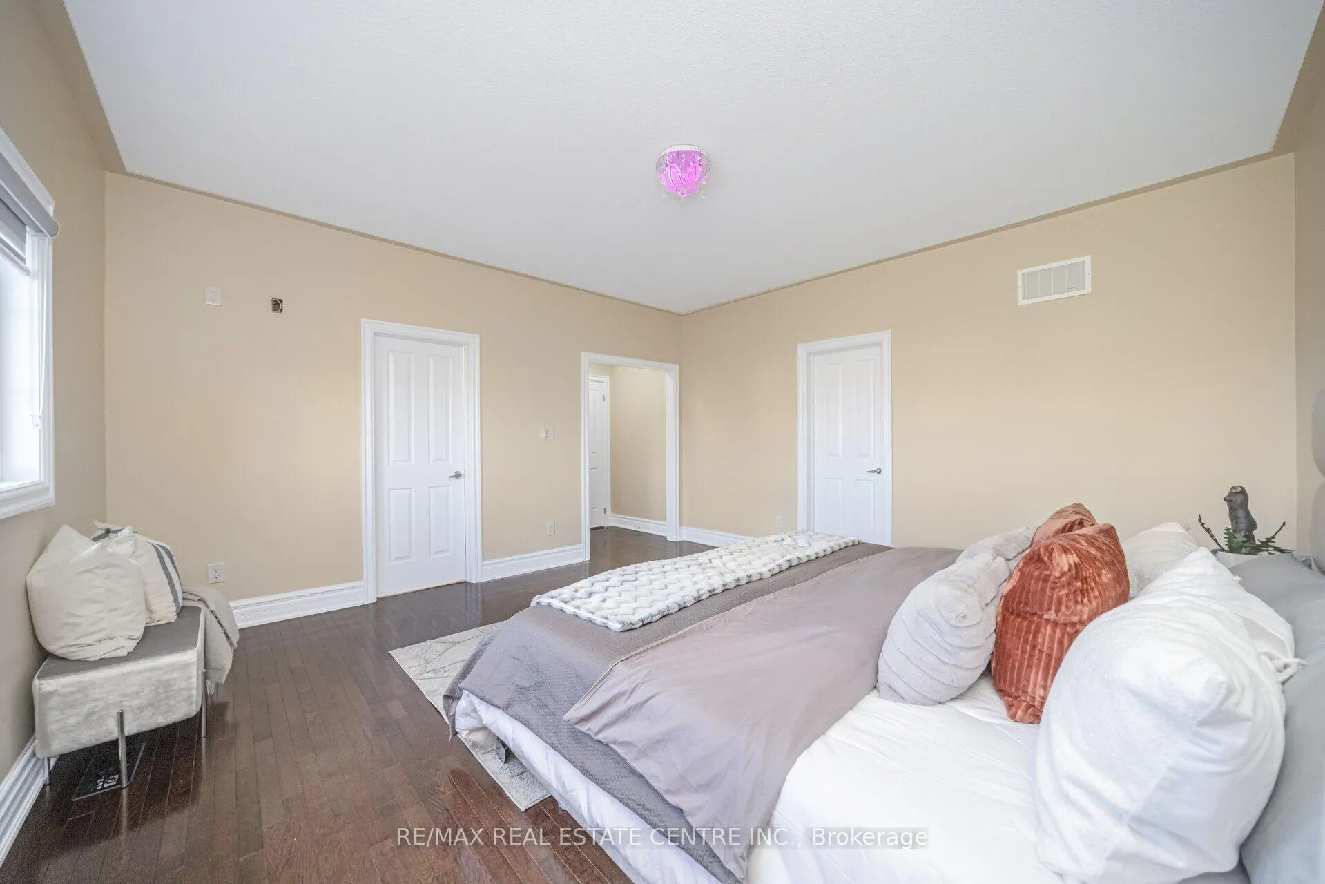 Photo 25 of 15 Interlacken Drive, Brampton, Credit Valley — HOMEH