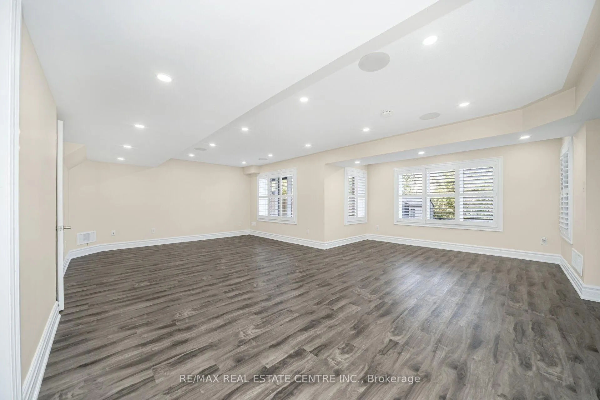 Photo 40 of 15 Interlacken Drive, Brampton, Credit Valley — HOMEH