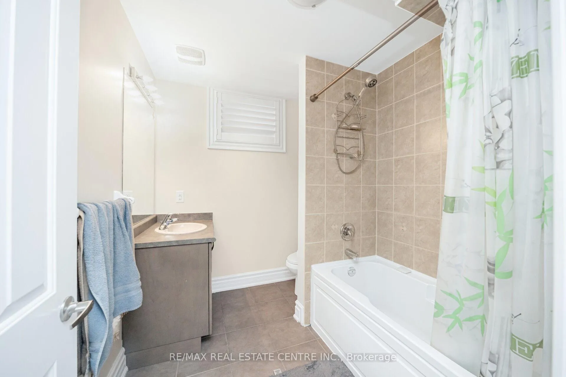 Photo 44 of 15 Interlacken Drive, Brampton, Credit Valley — HOMEH