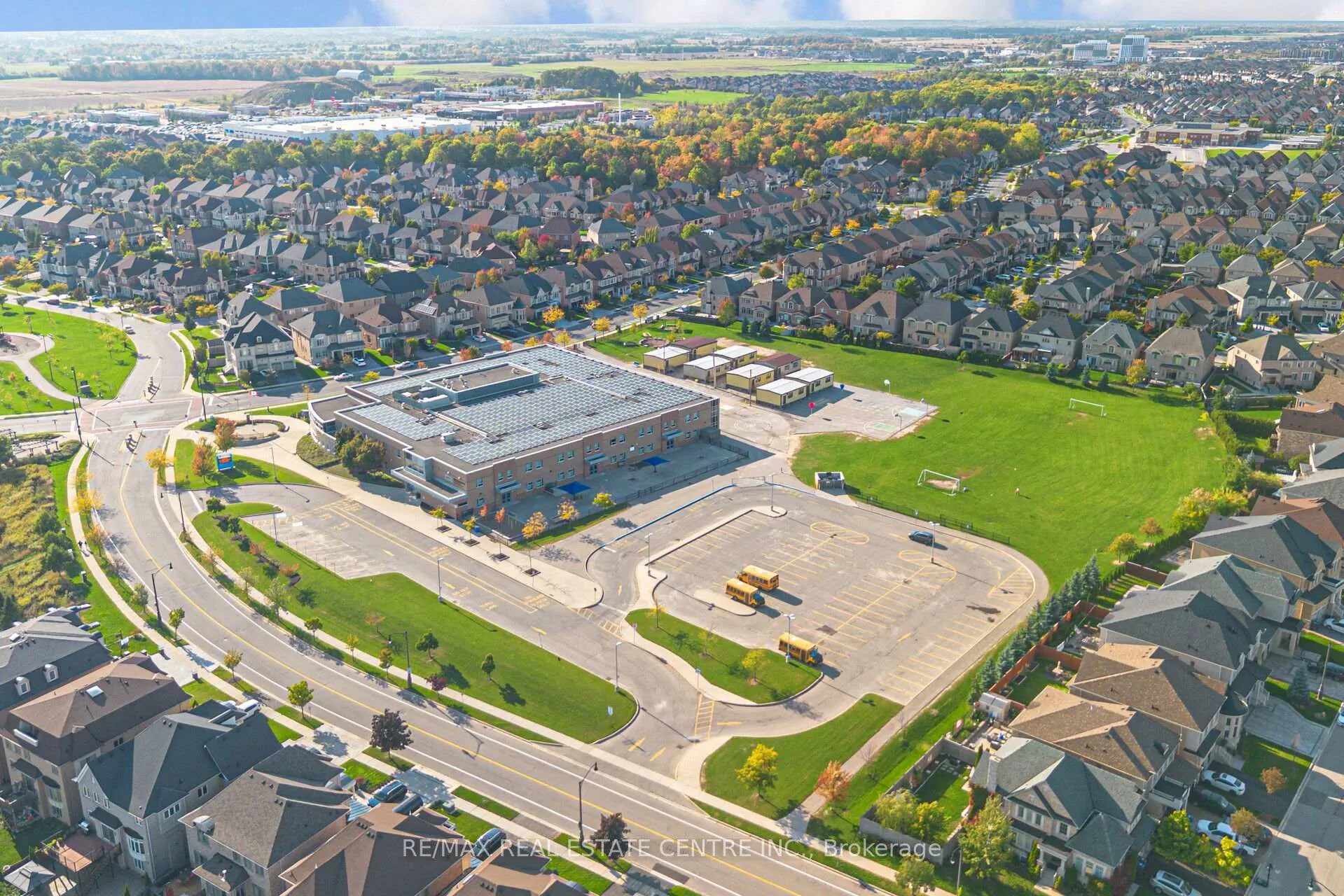 Photo 50 of 15 Interlacken Drive, Brampton, Credit Valley — HOMEH