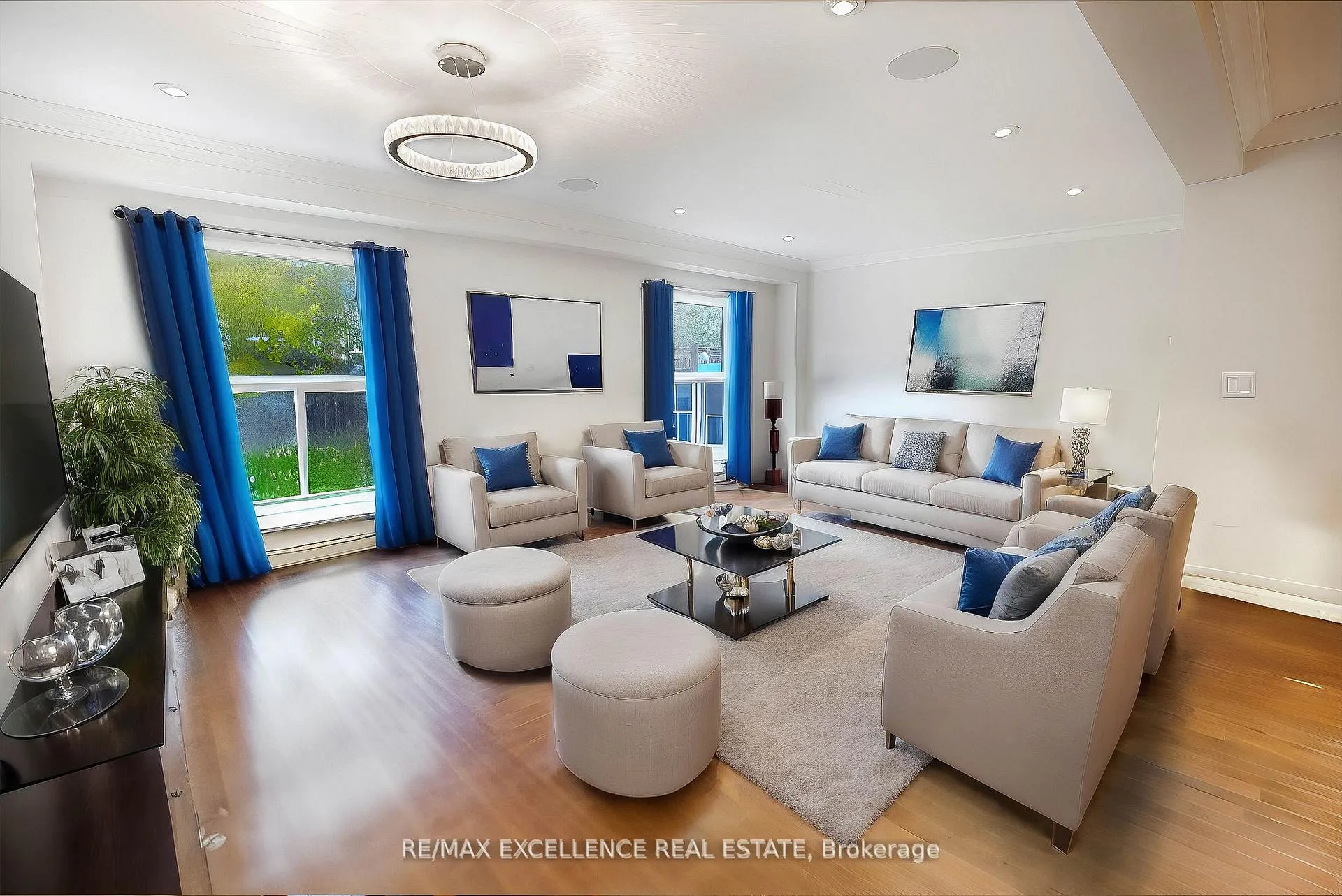 Photo 4 of 206 Drummond Drive, Vaughan, Maple — HOMEH