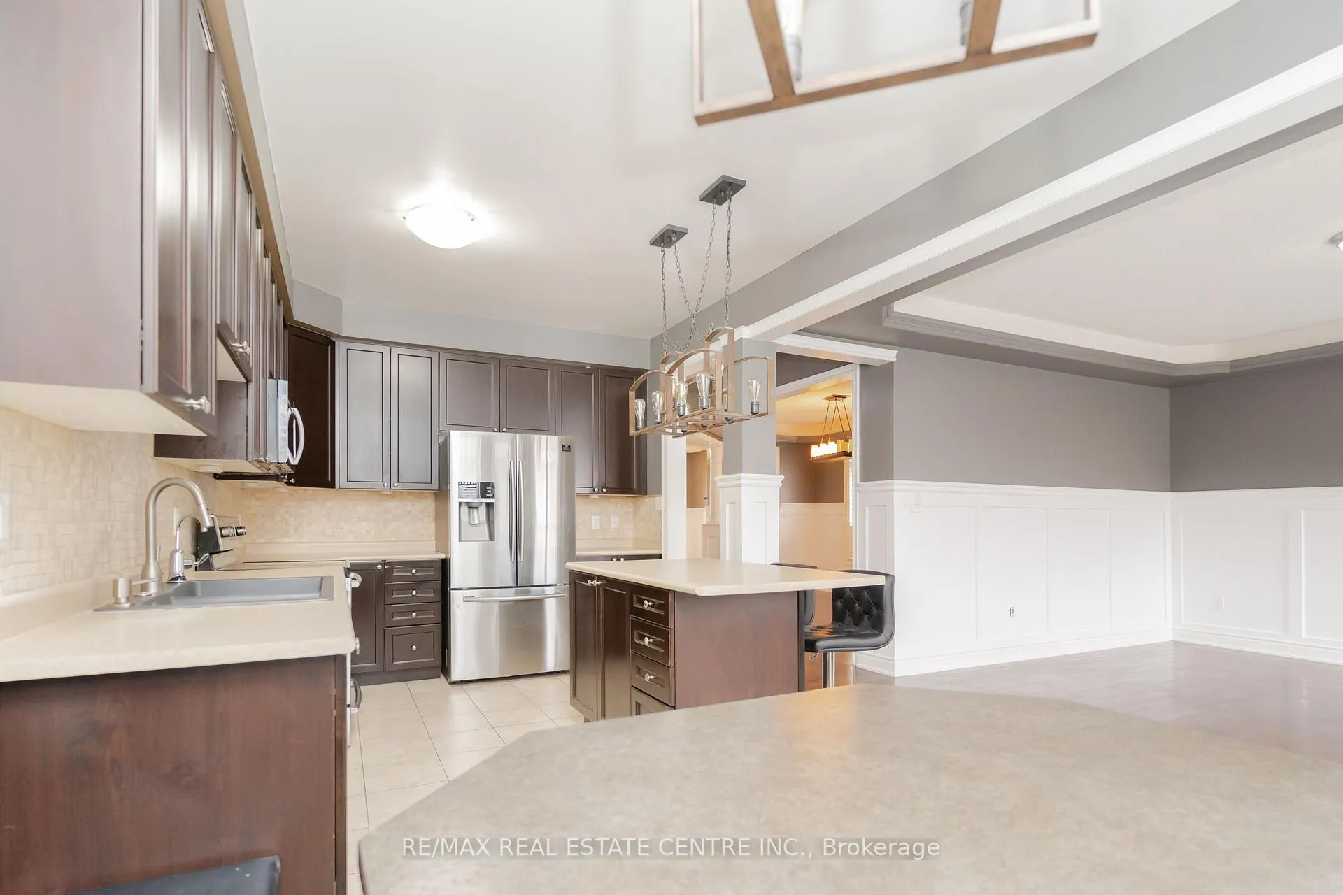 Photo 15 of 84 Monarchy Street, Barrie, Innis-Shore — HOMEH
