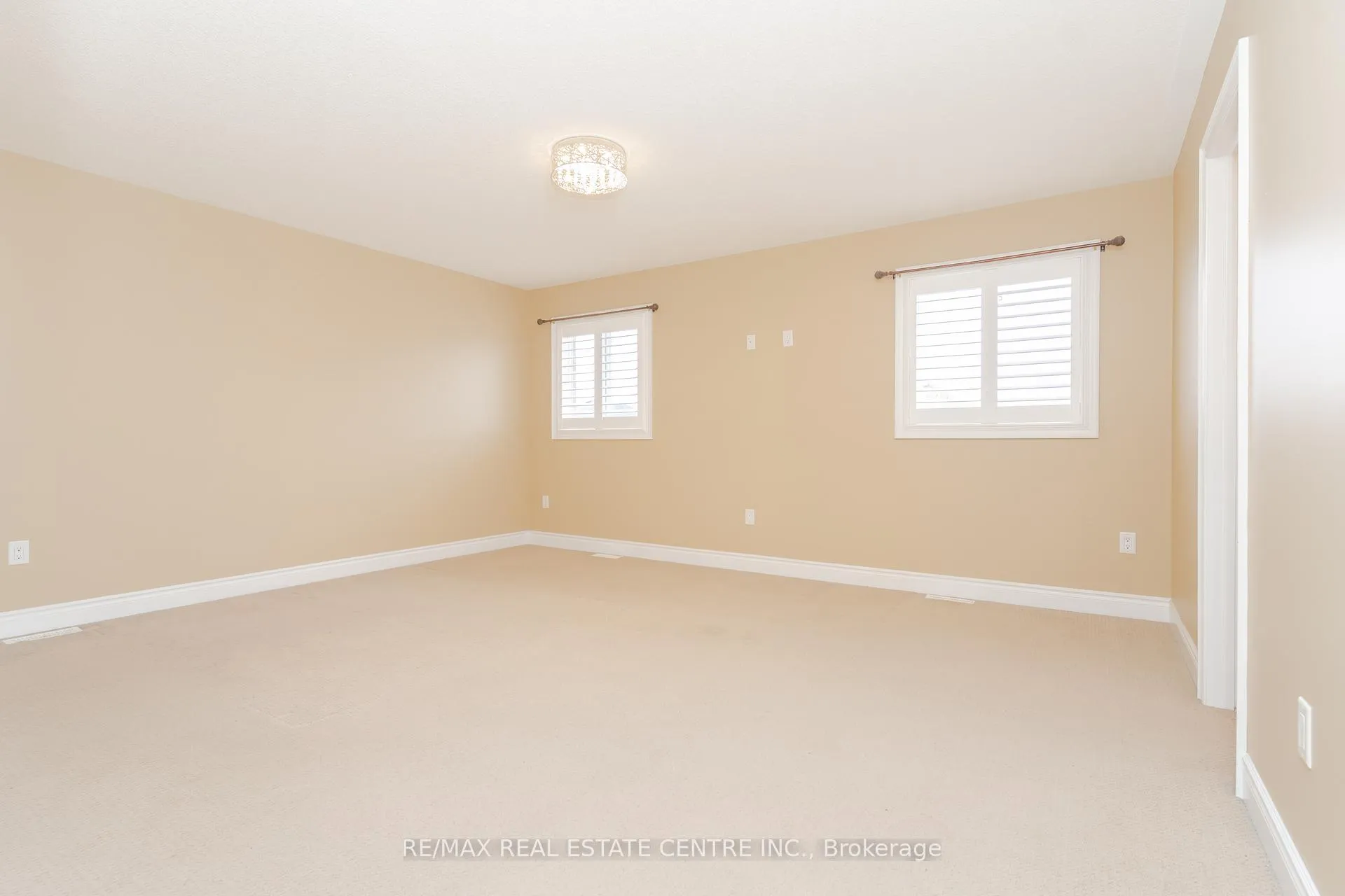 Photo 21 of 84 Monarchy Street, Barrie, Innis-Shore — HOMEH