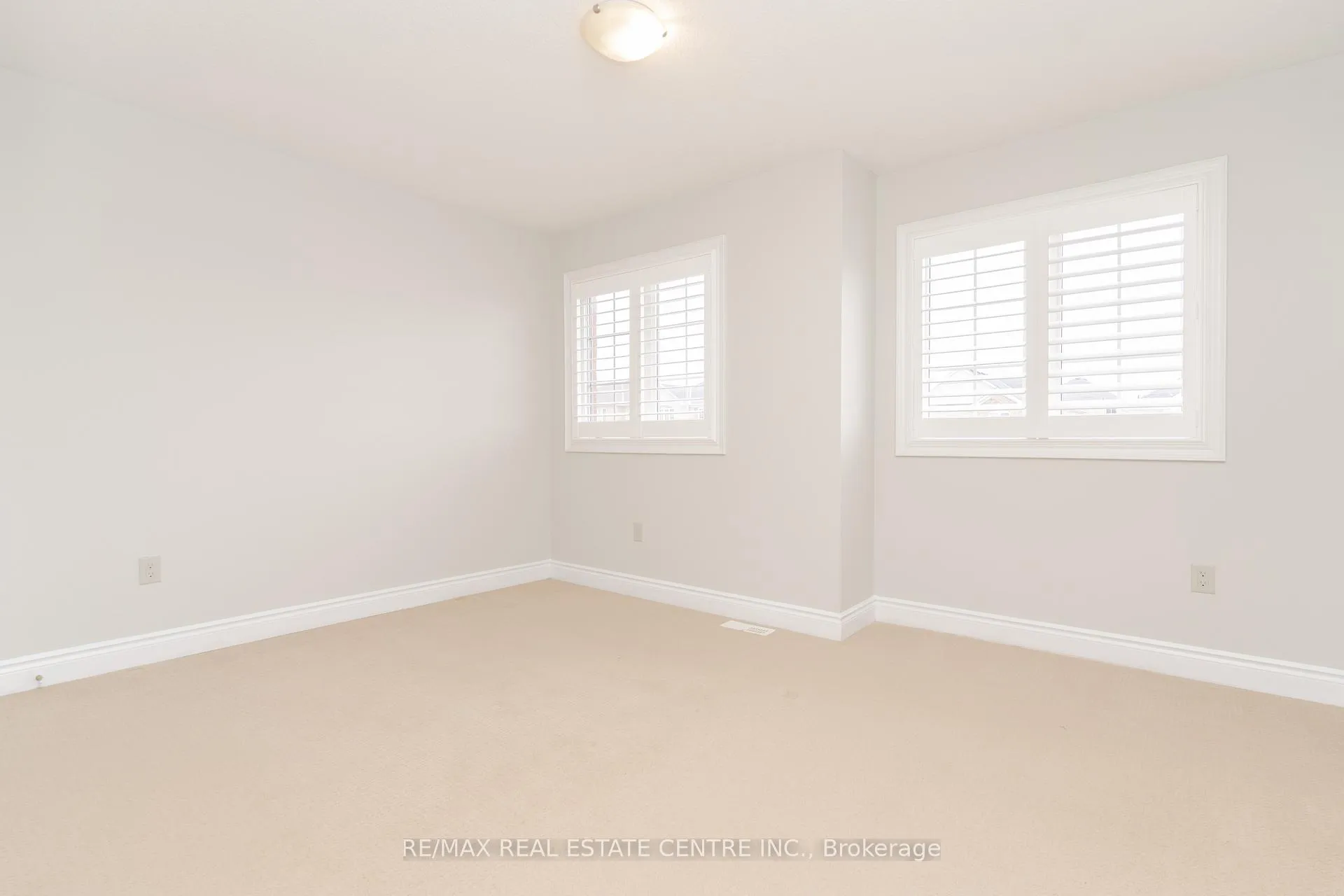 Photo 29 of 84 Monarchy Street, Barrie, Innis-Shore — HOMEH